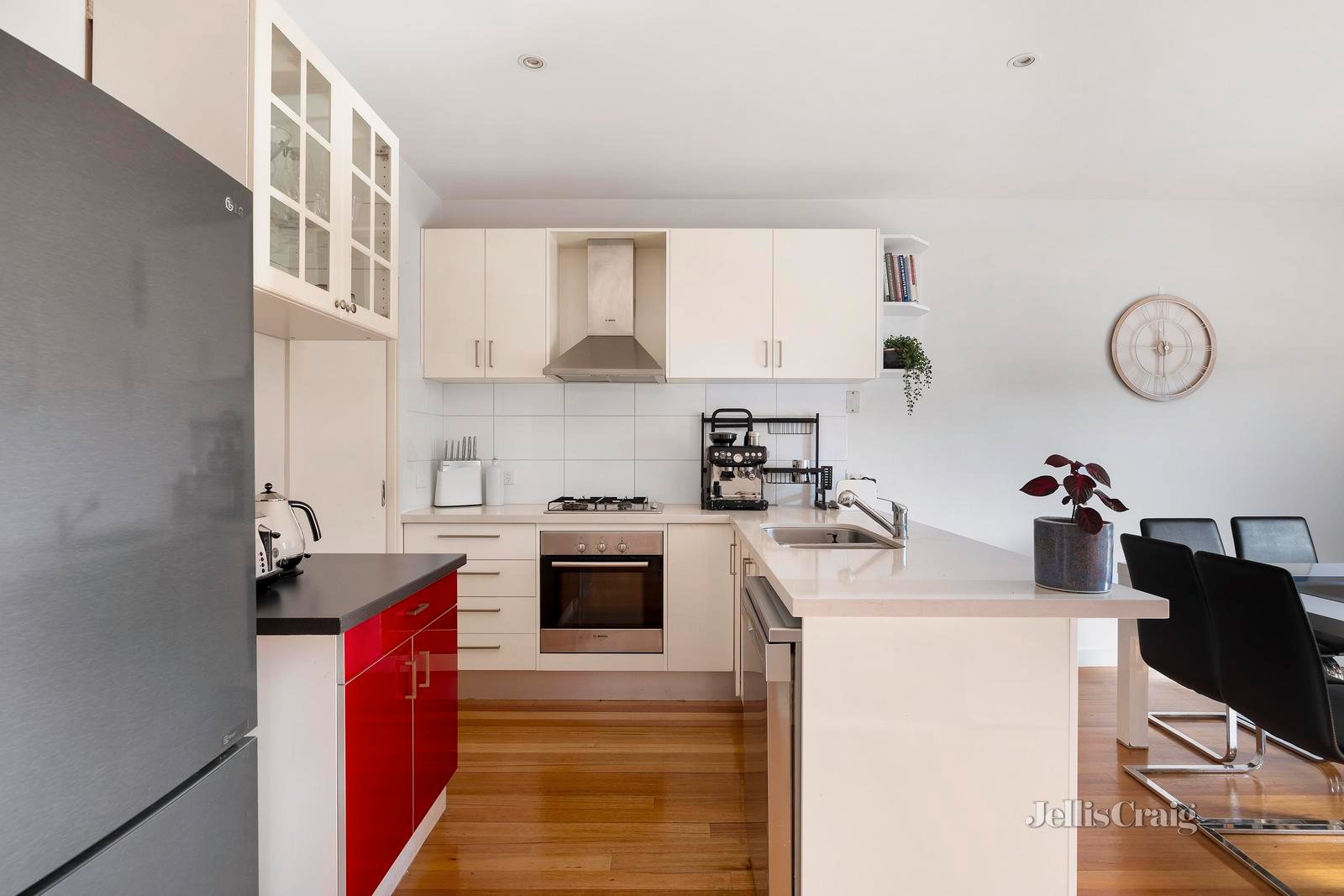 2/48 Blenheim Road, Newport image 5