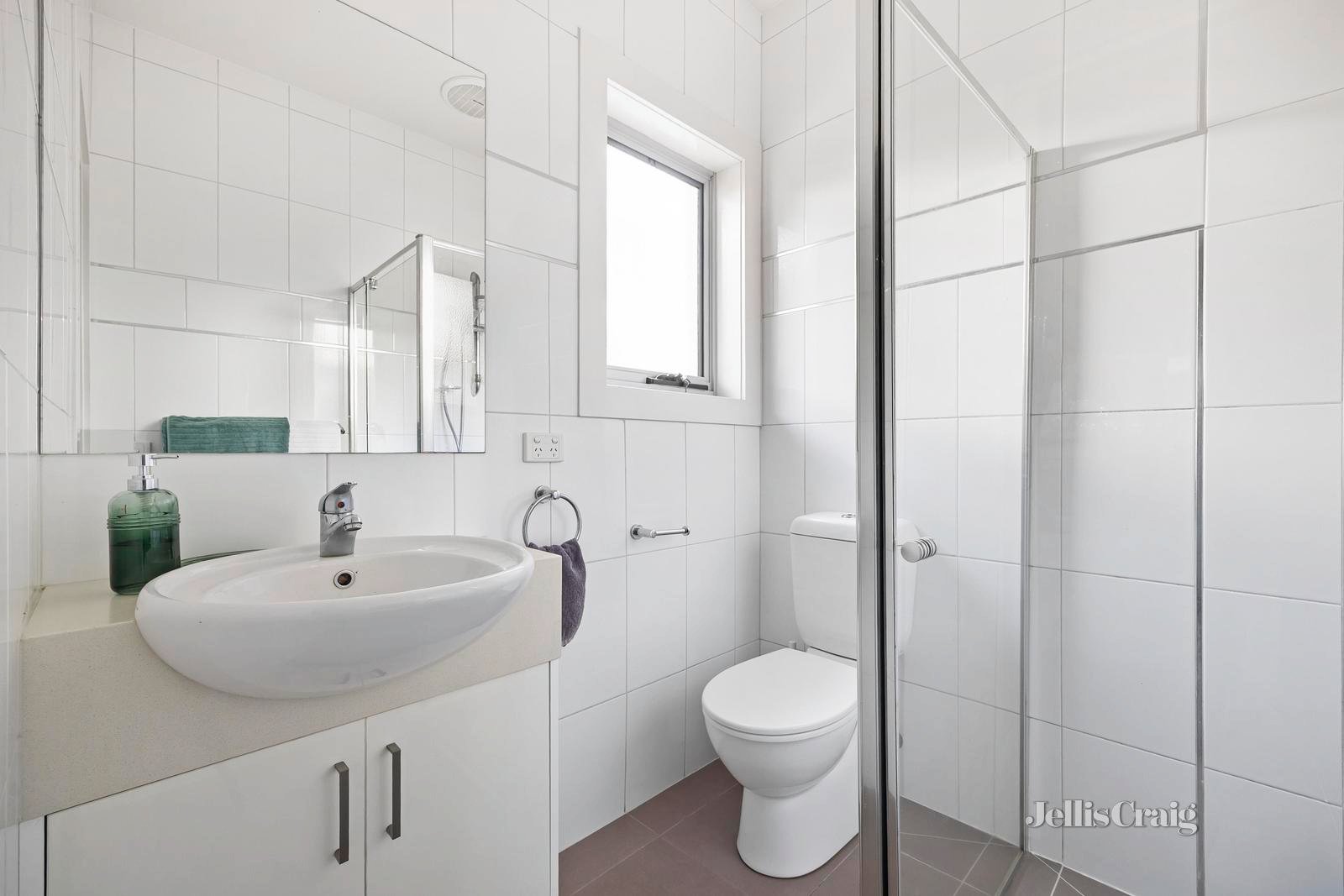 2/48 Blenheim Road, Newport image 7