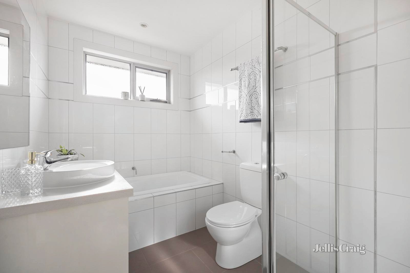 2/48 Blenheim Road, Newport image 9