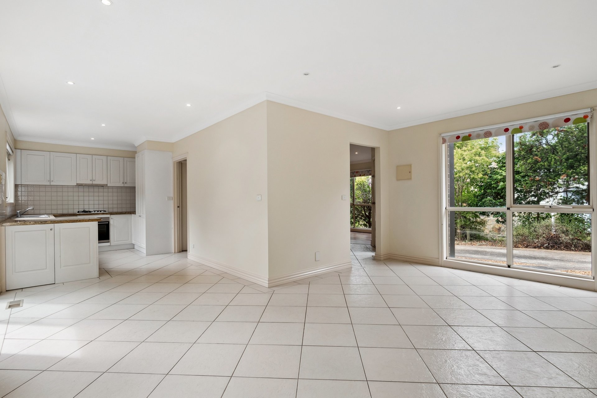 2/48 Dorset Road, Croydon image 5