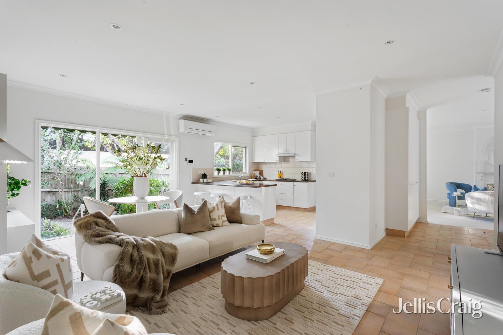 2/48 Leura Grove, Hawthorn&nbsp;East image 3