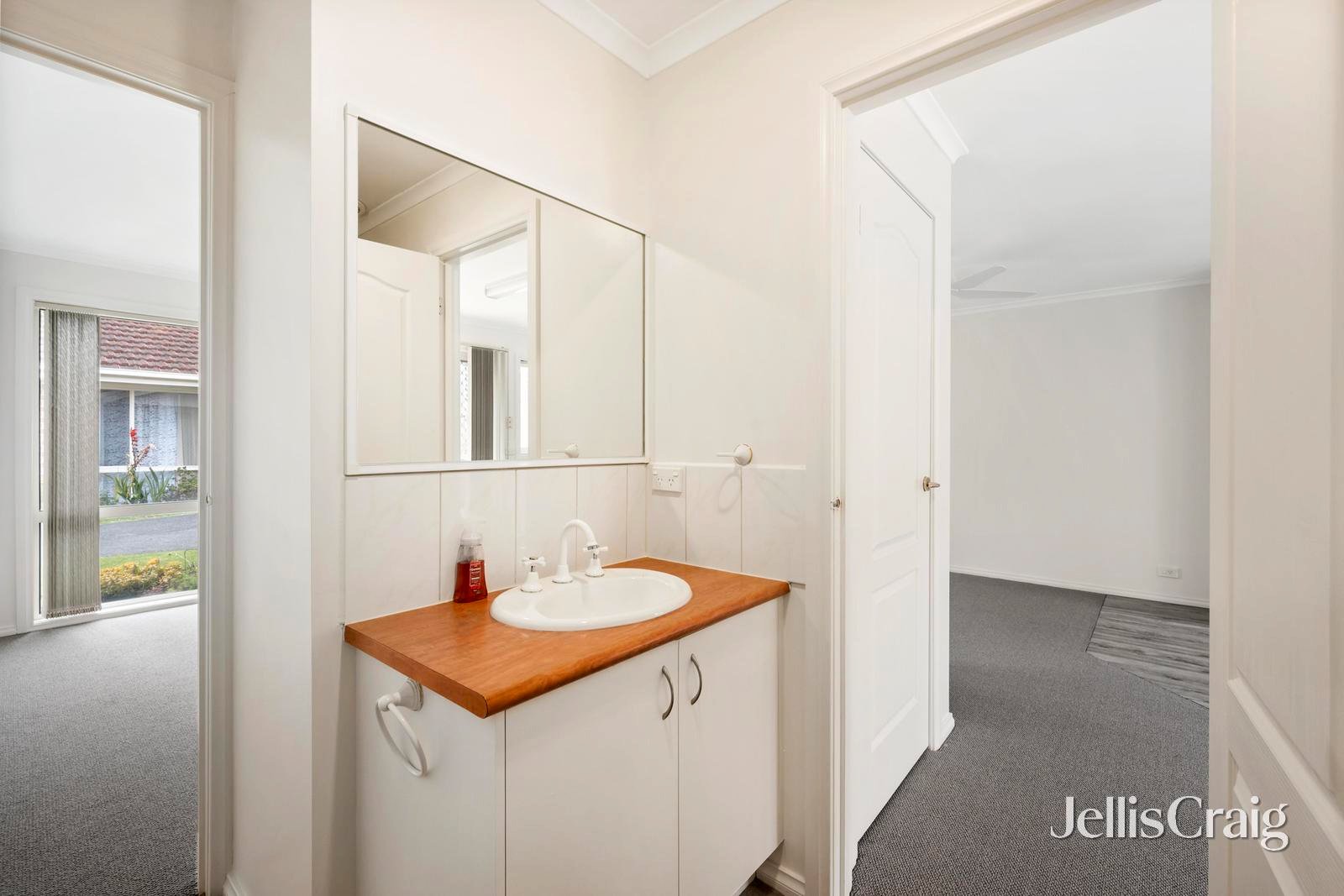 2/48 Liverpool Road, Kilsyth image 8