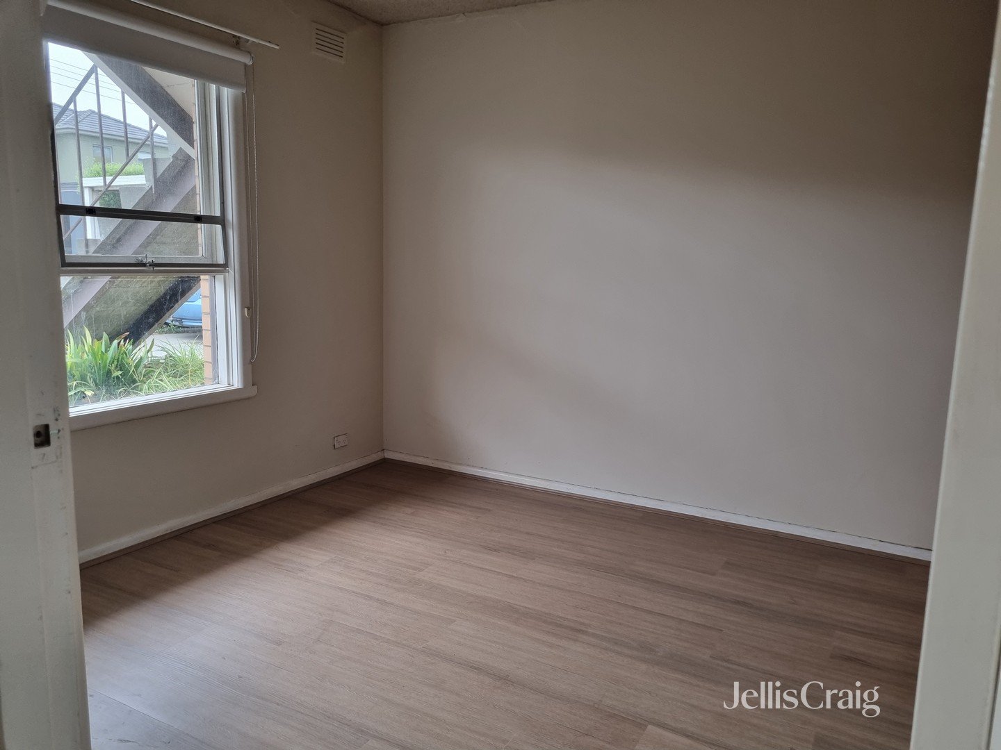 2/48 May Street, Altona North image 3