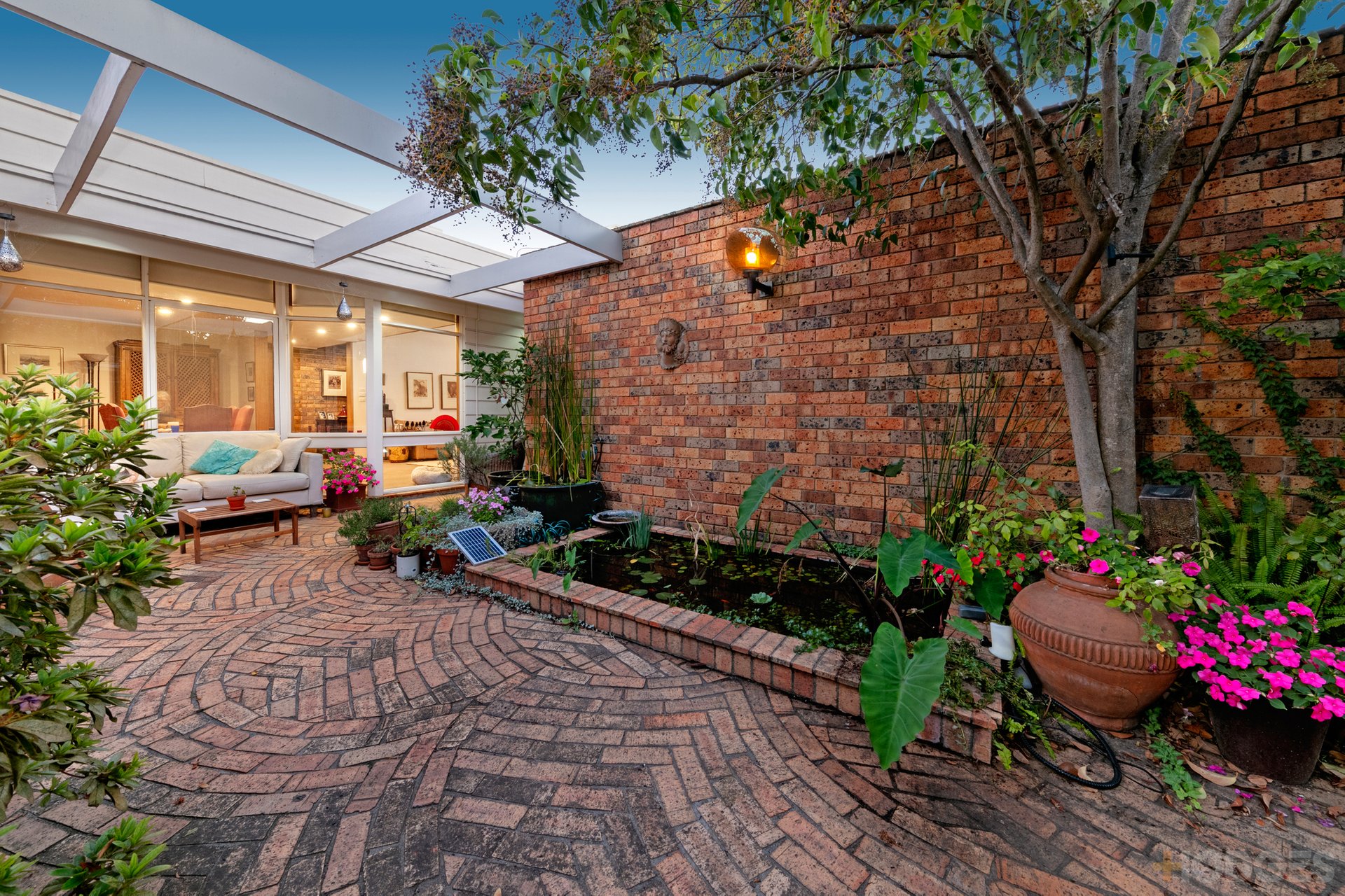 2 / 48 Sussex Street Brighton
