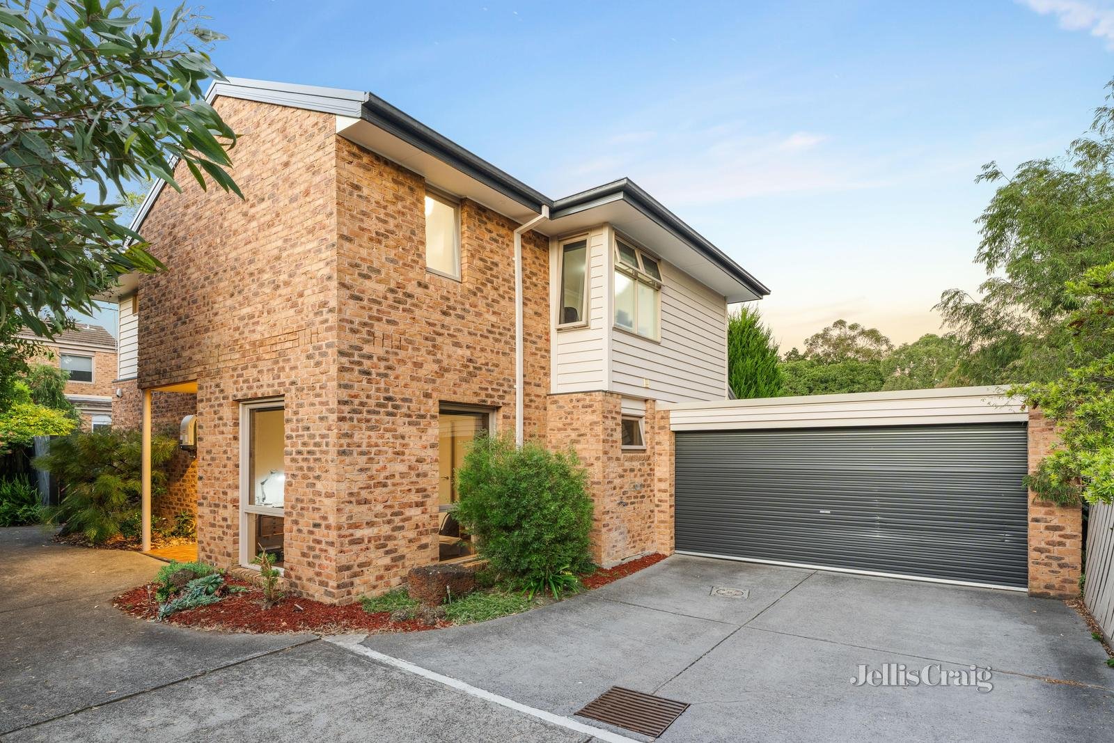 2/48 Warburton Road, Canterbury image 1