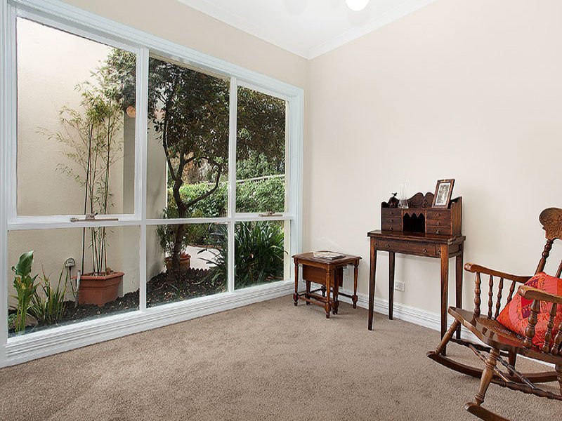 2/48 Westbrook Street, Kew East image 4