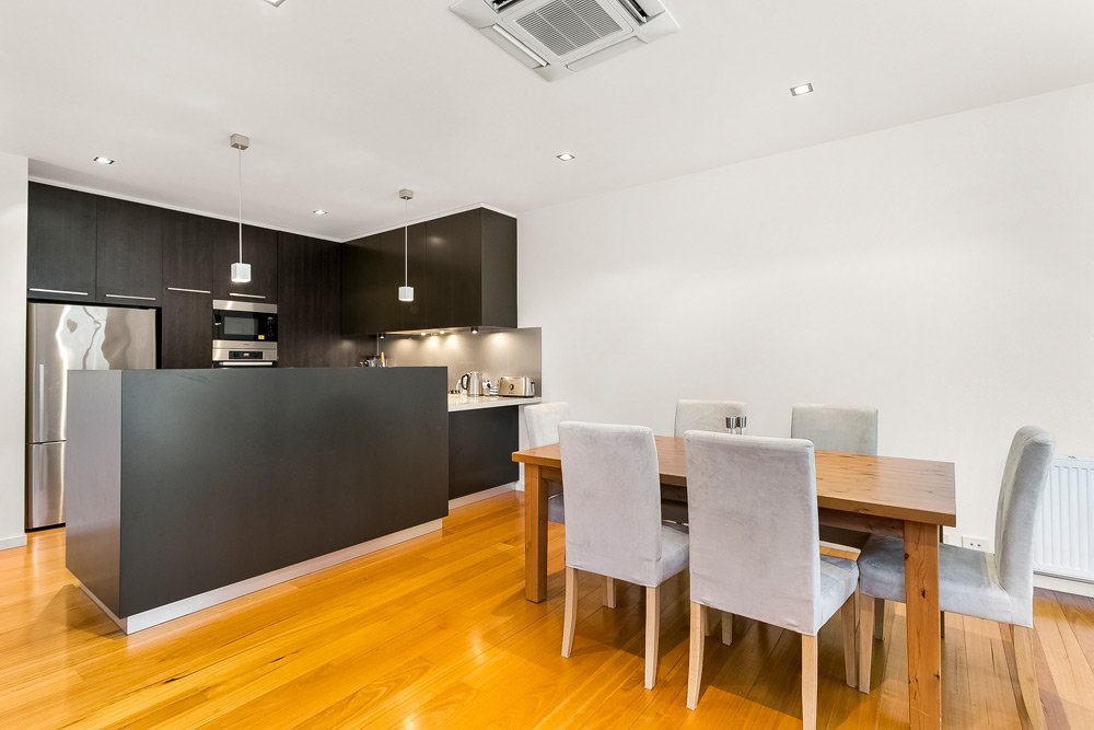 2/489 St Kilda Street, Elwood image 3
