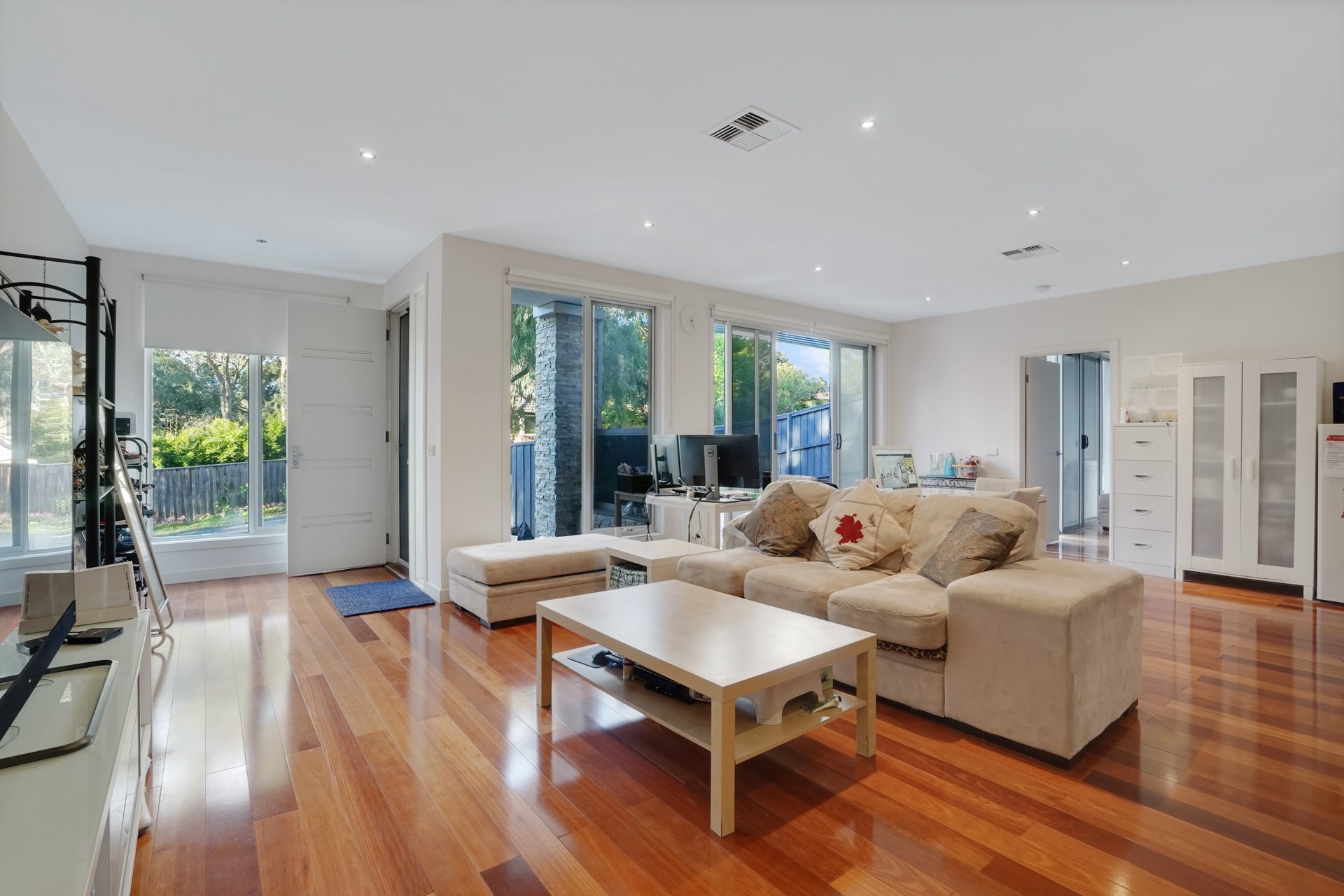 2/49 Alice Street, Mount Waverley image 2