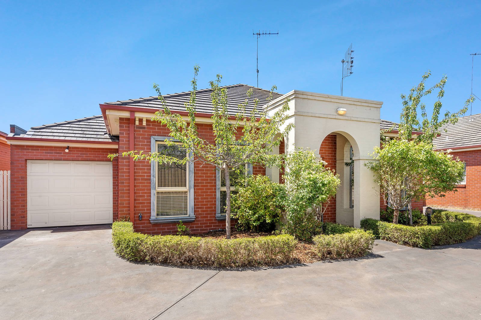 Property Gallery - Main Image