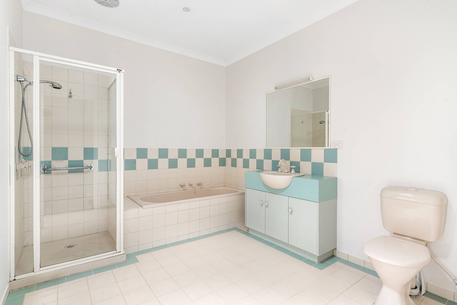 Property Gallery Thumbnail 8