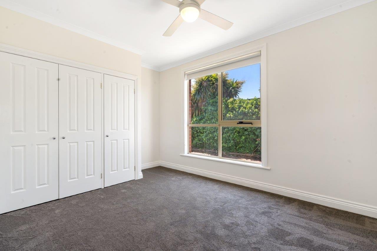 Property Gallery Thumbnail 8