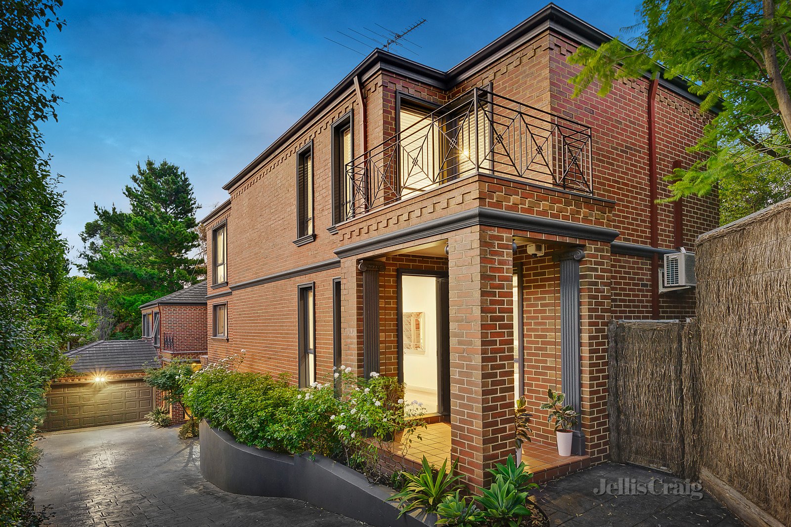 2/49 Cecil Street, Kew image 1