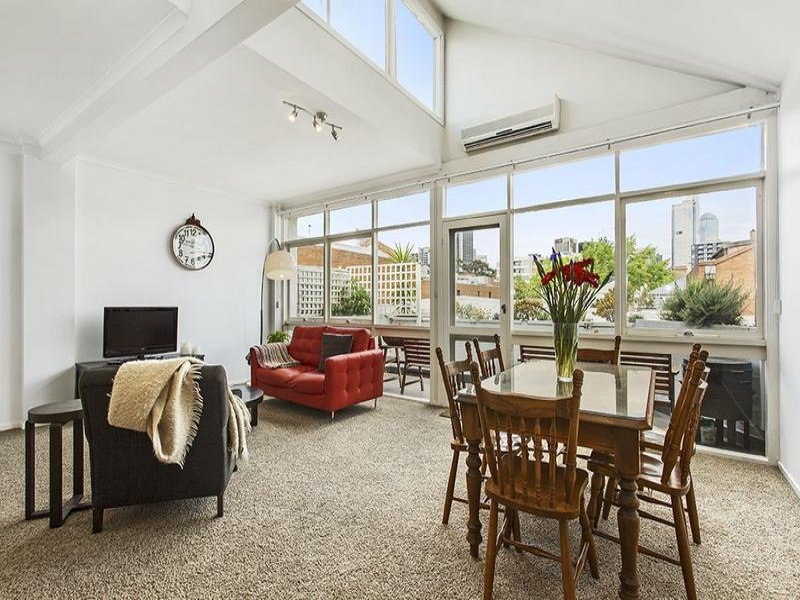 2/49 Stanley Street, West Melbourne image 2