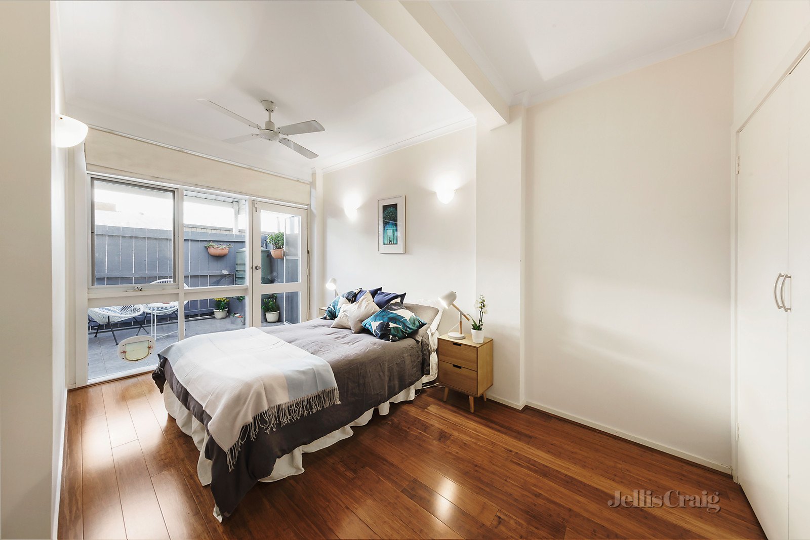 2/49 Stanley Street, West Melbourne image 5