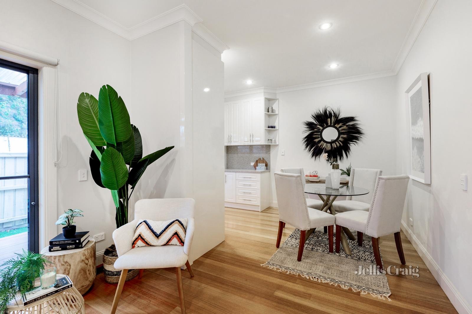 2/494 High Street Road, Mount Waverley image 4