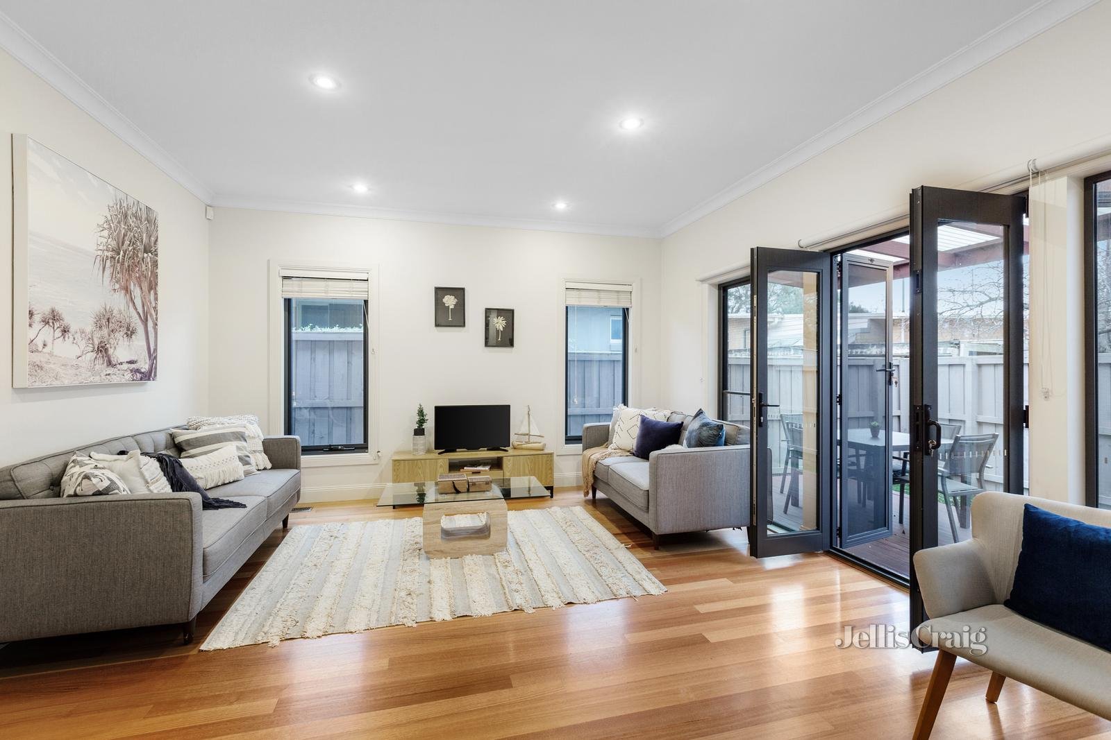 2/494 High Street Road, Mount Waverley image 5