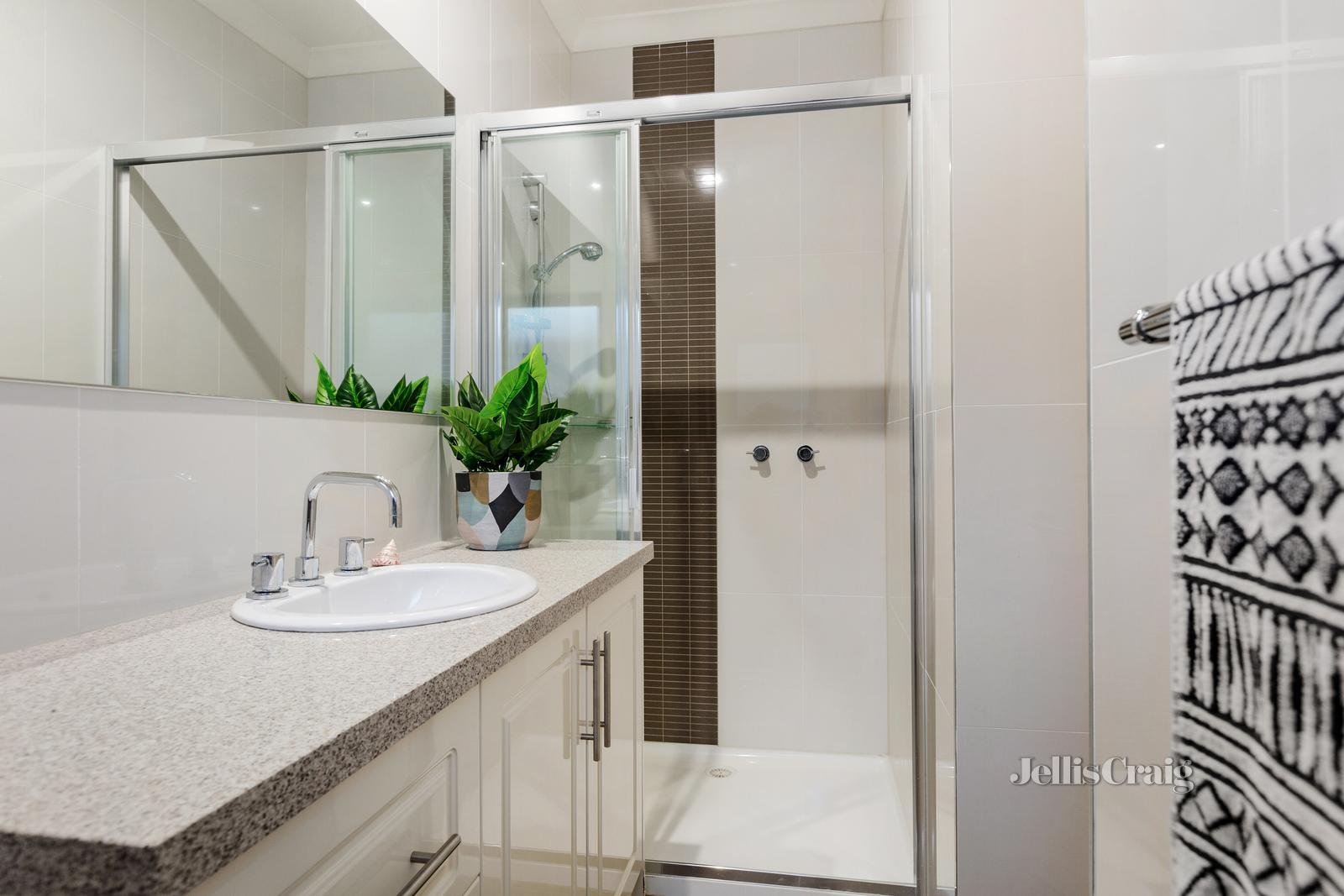 2/494 High Street Road, Mount Waverley image 7