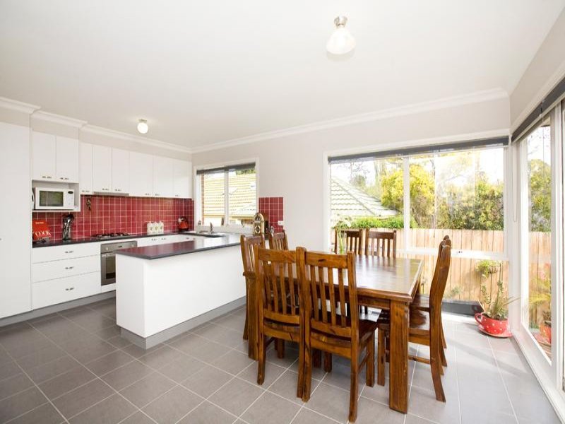 2/495 Elgar Road, Mont Albert North image 3