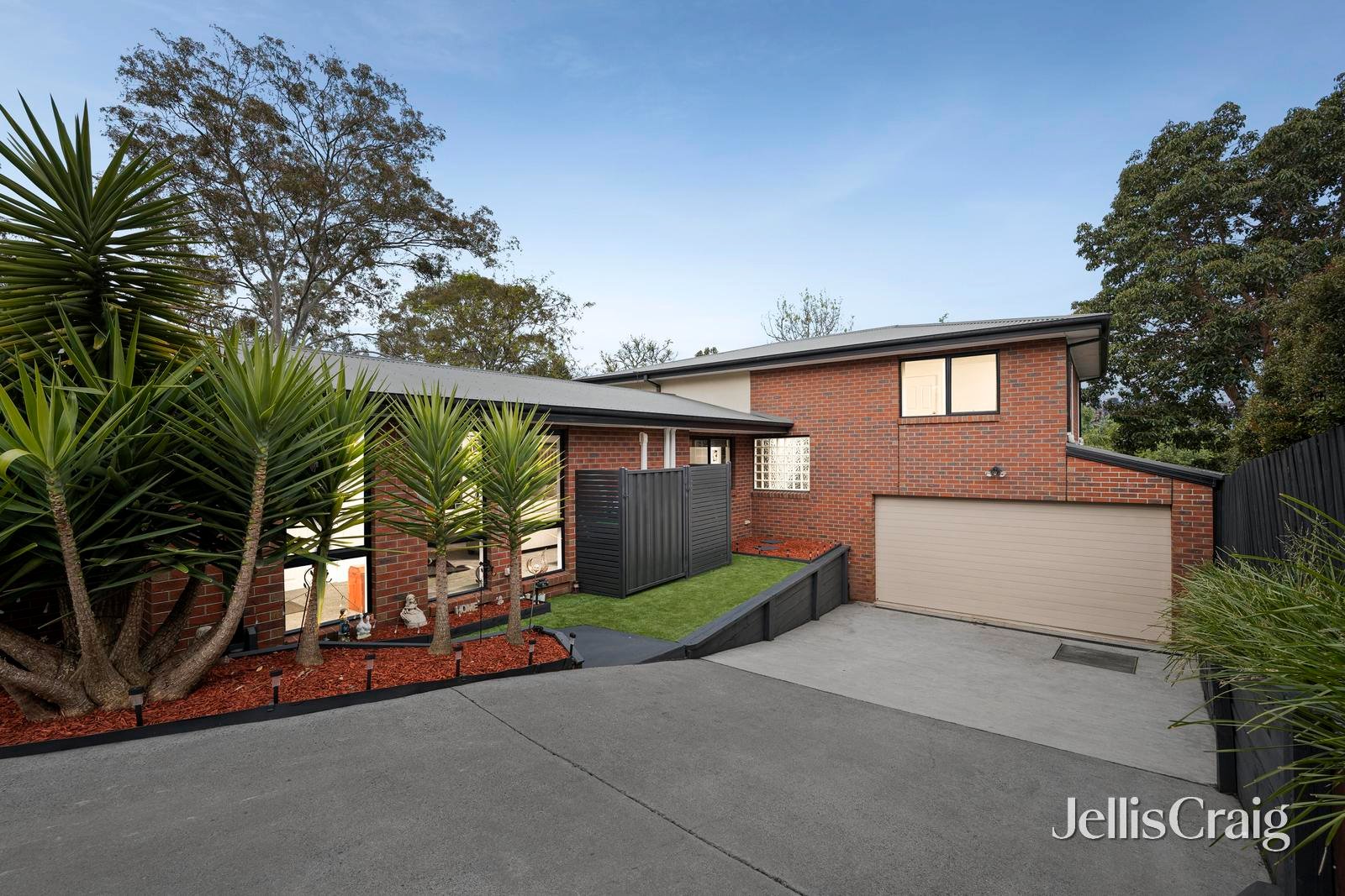 24a Barina Avenue, Mooroolbark image 1