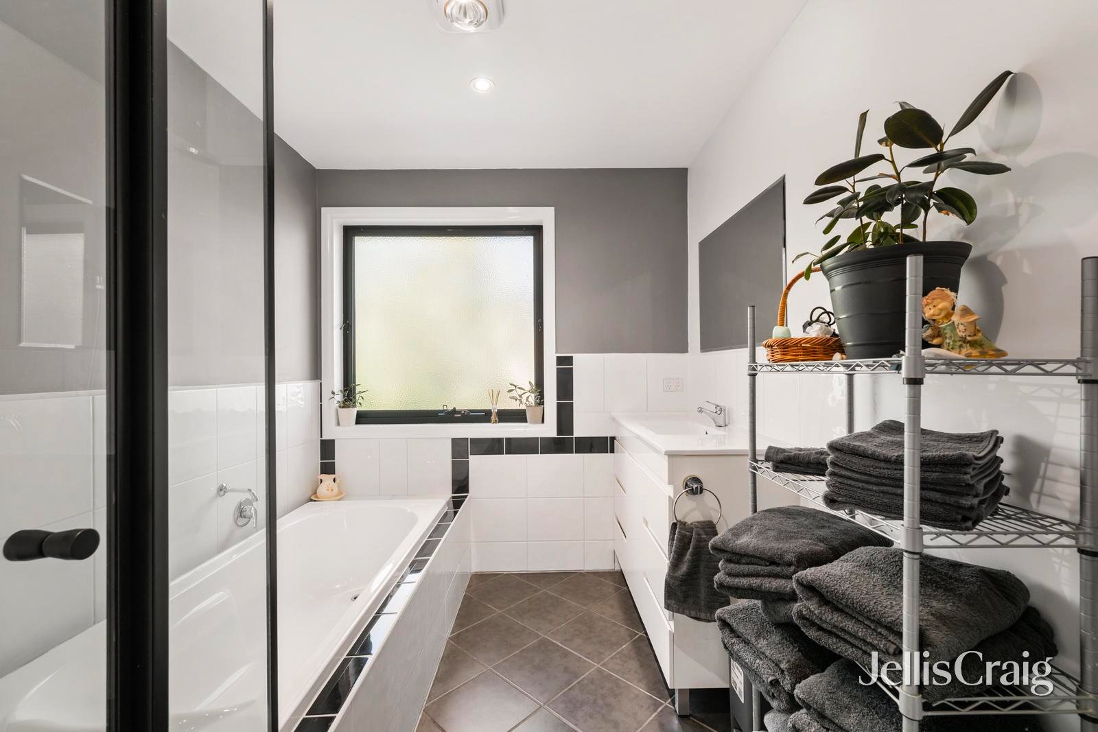 24a Barina Avenue, Mooroolbark image 11