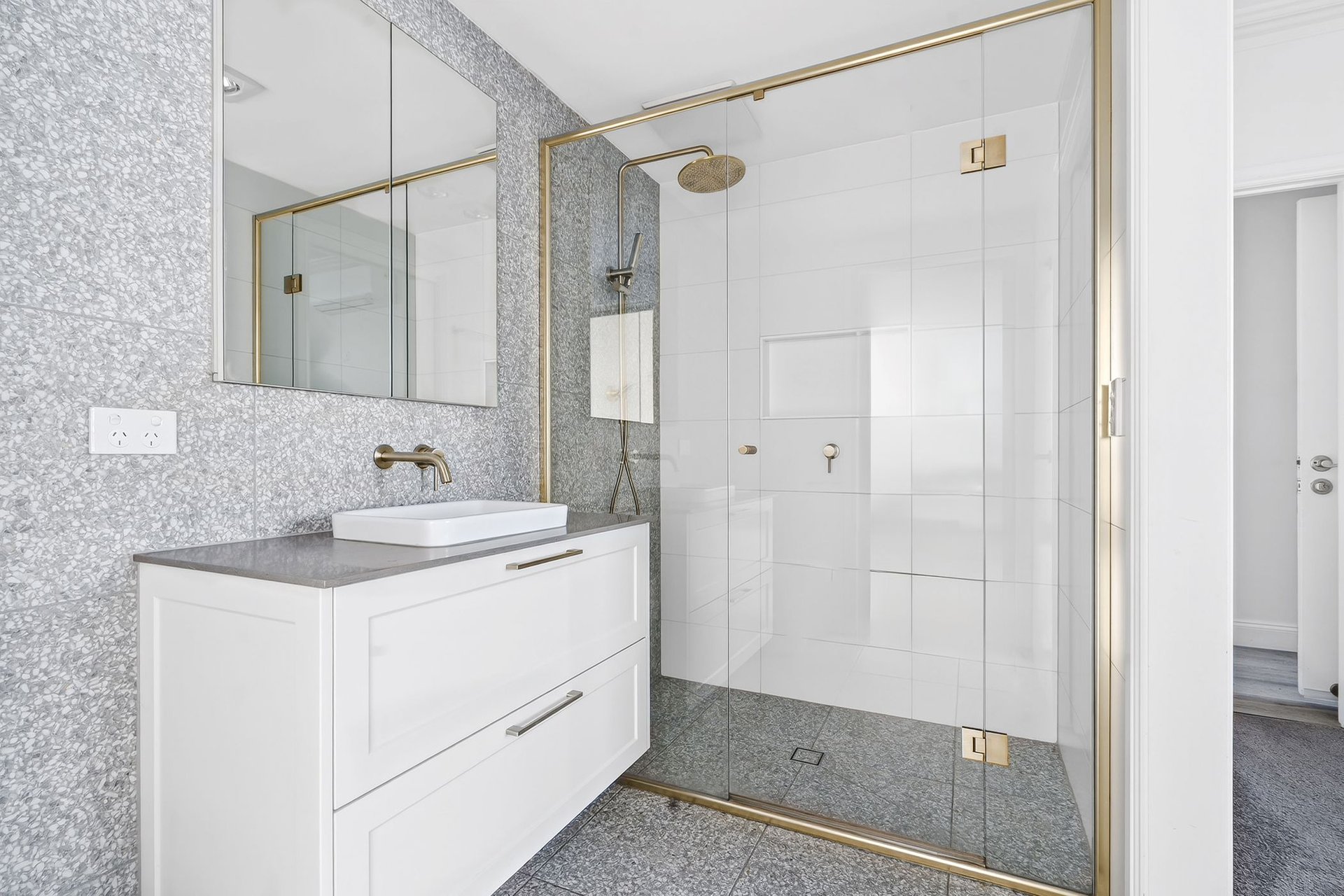 24B Cumberland Street, Newtown image 4