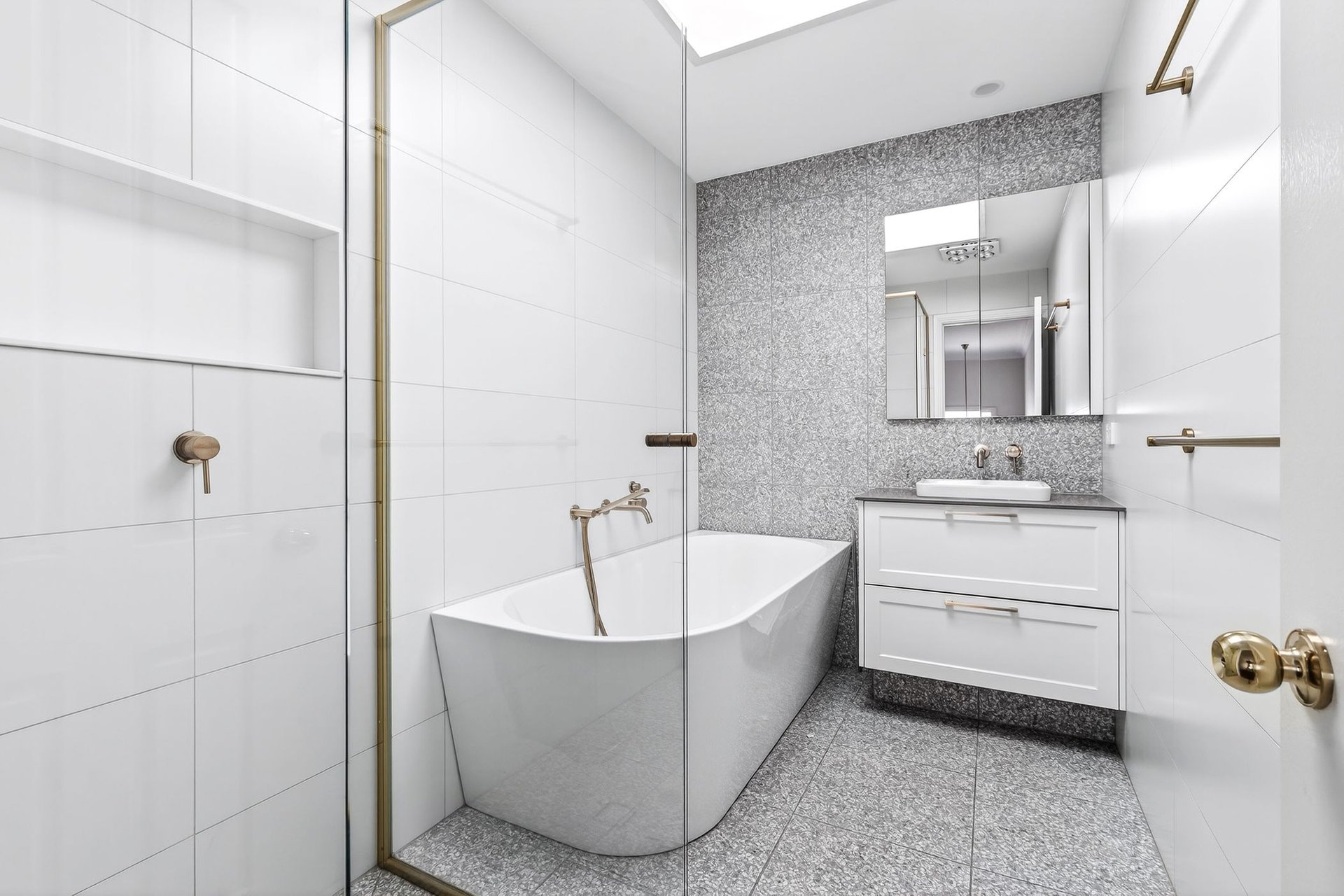 24B Cumberland Street, Newtown image 6