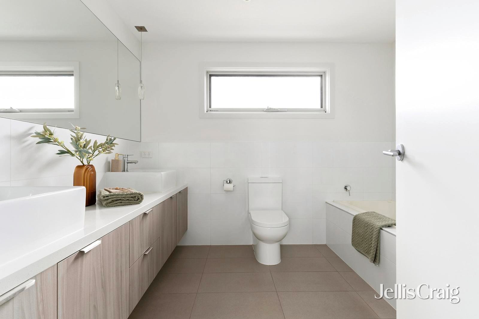 24B Diamond Street, Niddrie image 8