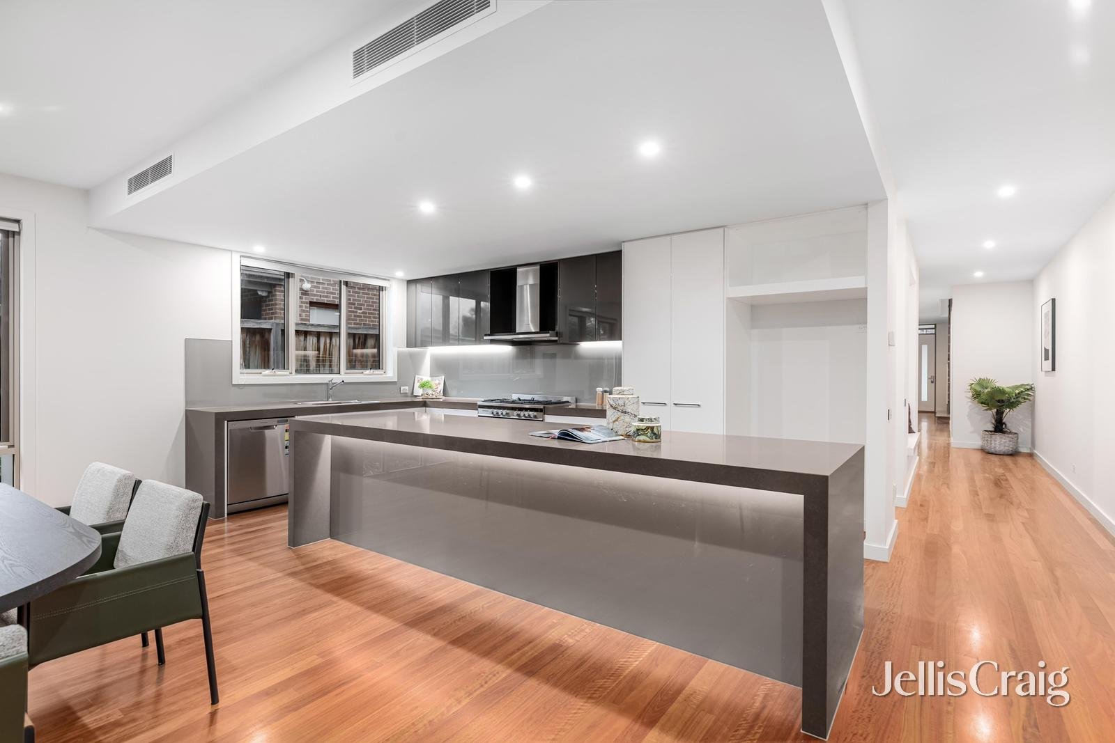 24B Hilton Street, Mount Waverley image 4