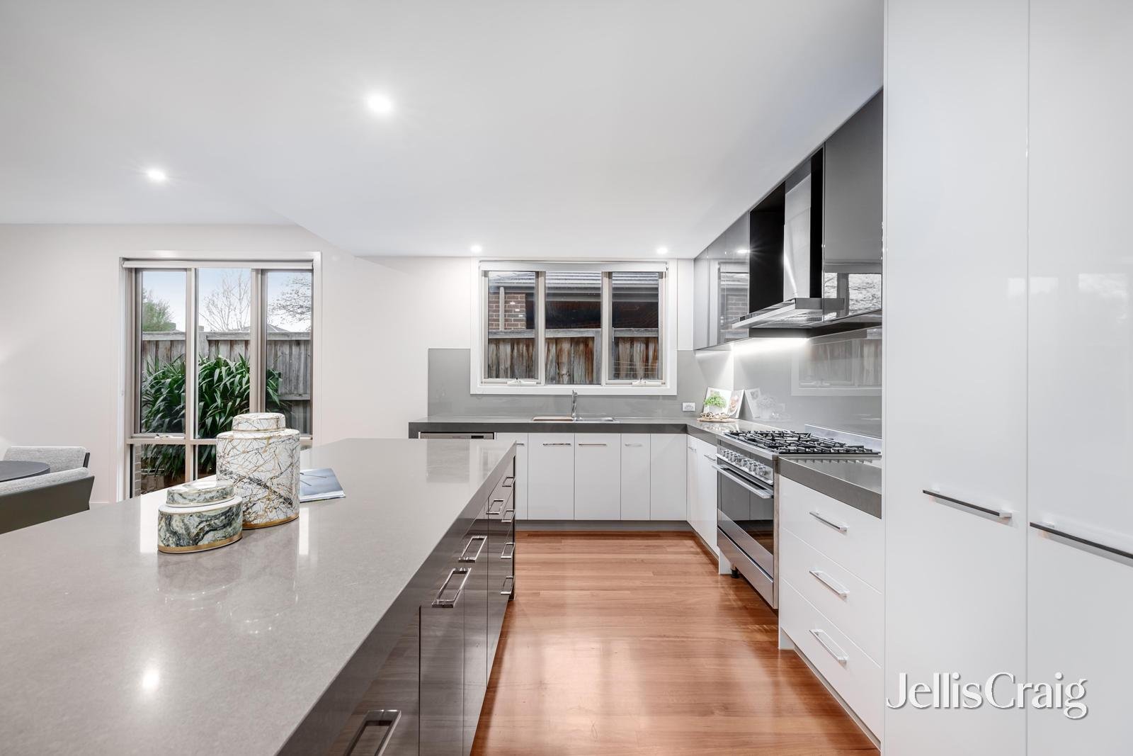 24B Hilton Street, Mount Waverley image 5