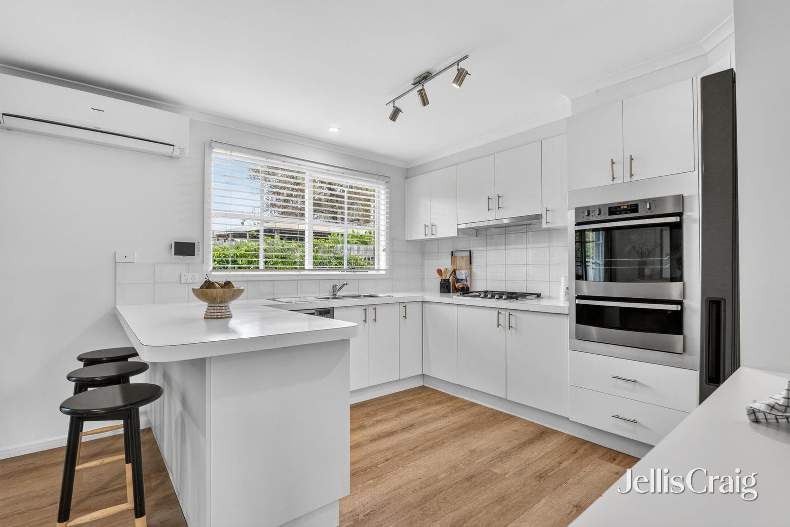 24B St James Avenue, Bentleigh image 6