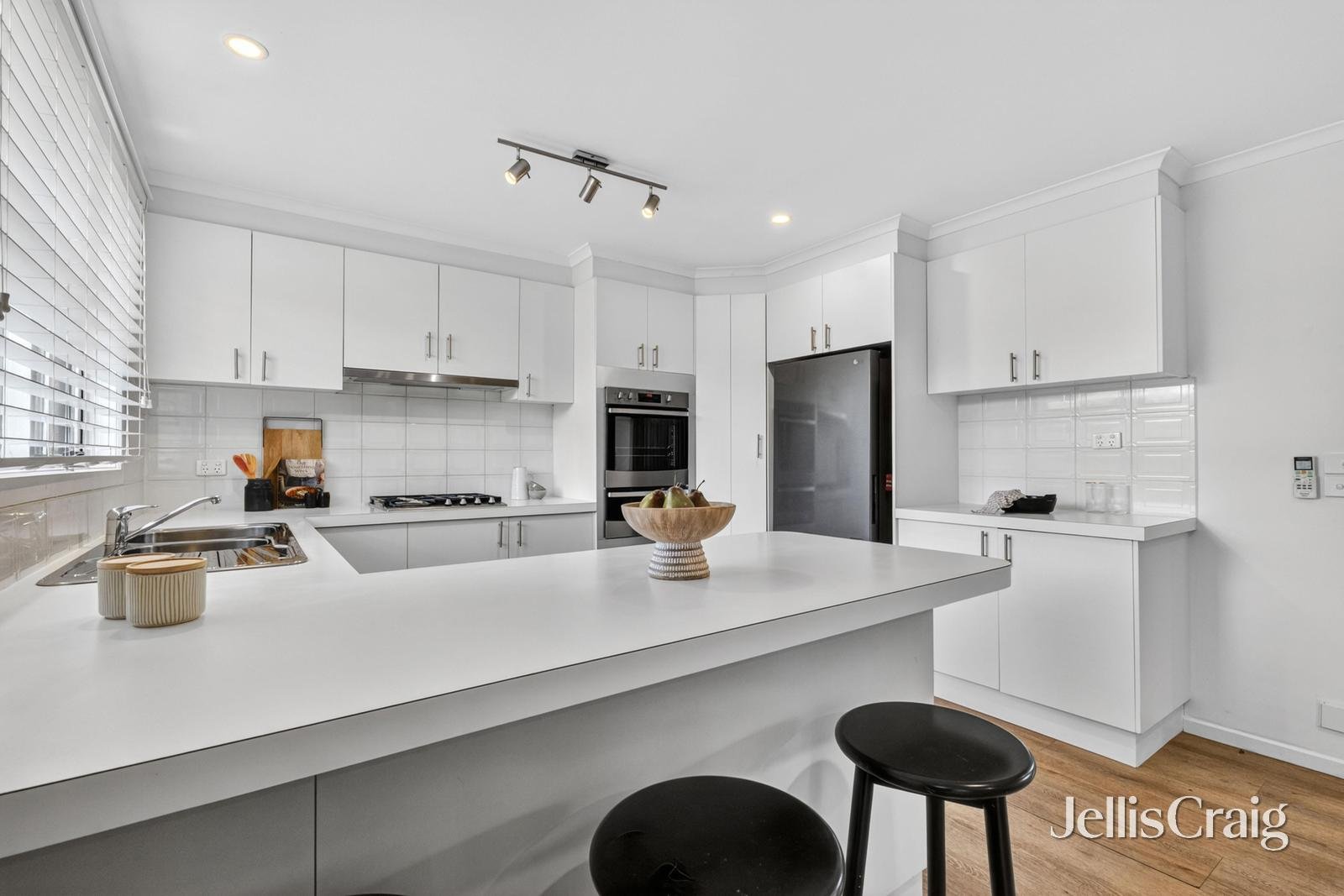 24B St James Avenue, Bentleigh image 7