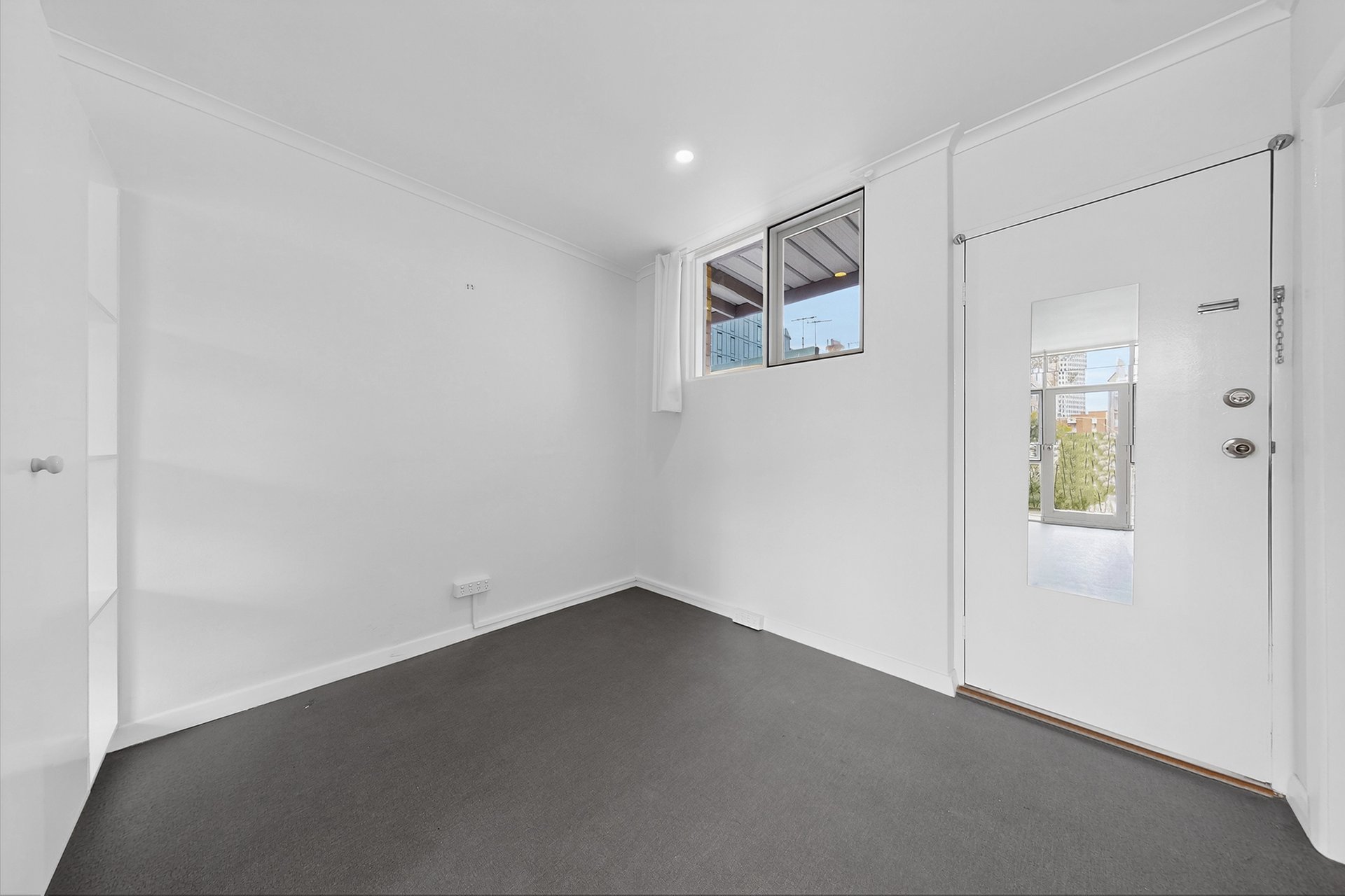 24/K11 Raleigh Street, Windsor image 3