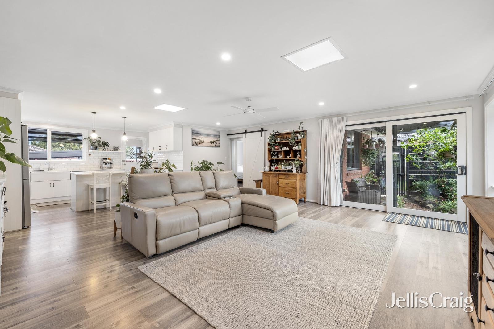 2/5-11 Orion Street, Vermont image 6