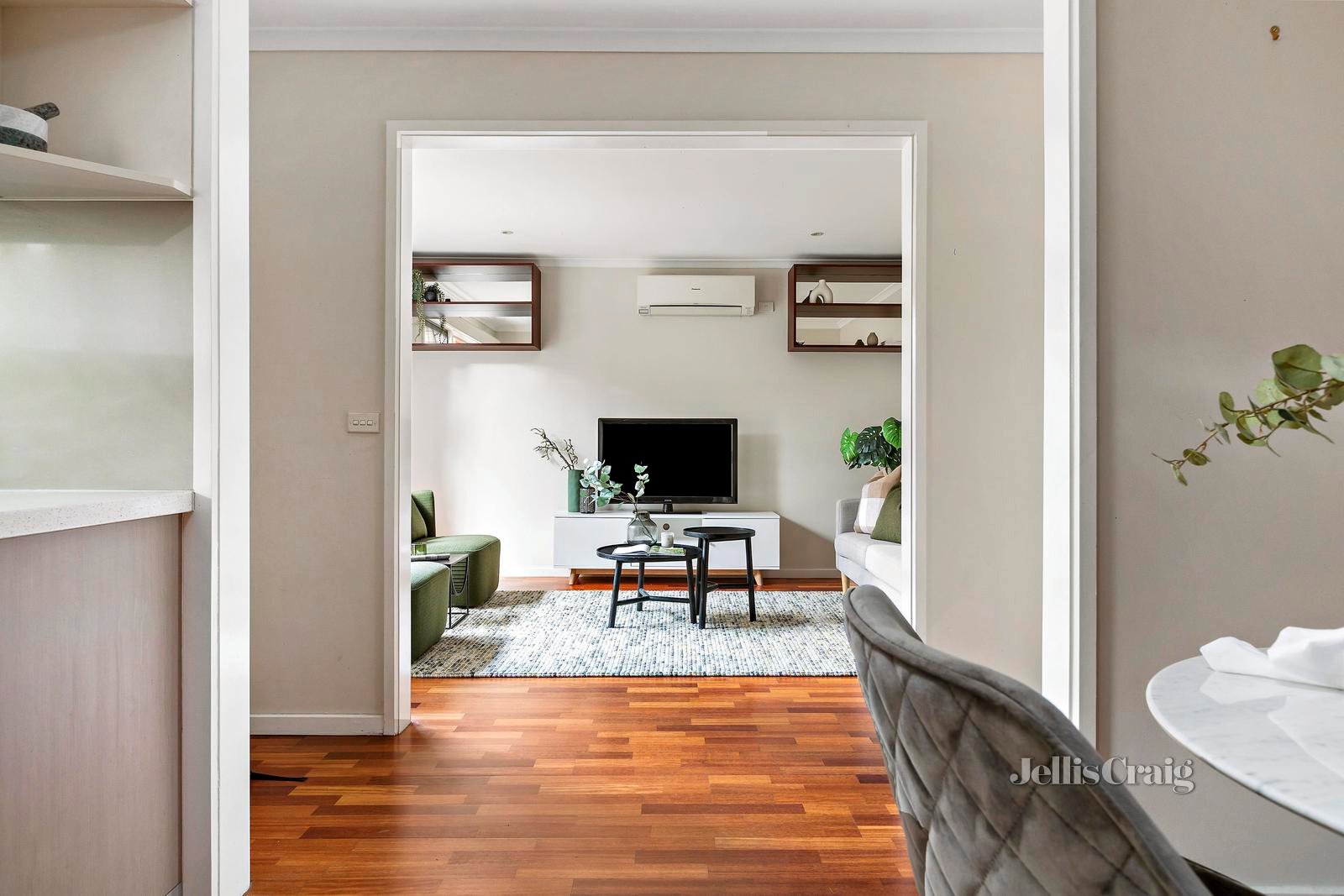 2/5-7 Deidre Court, Airport West image 2