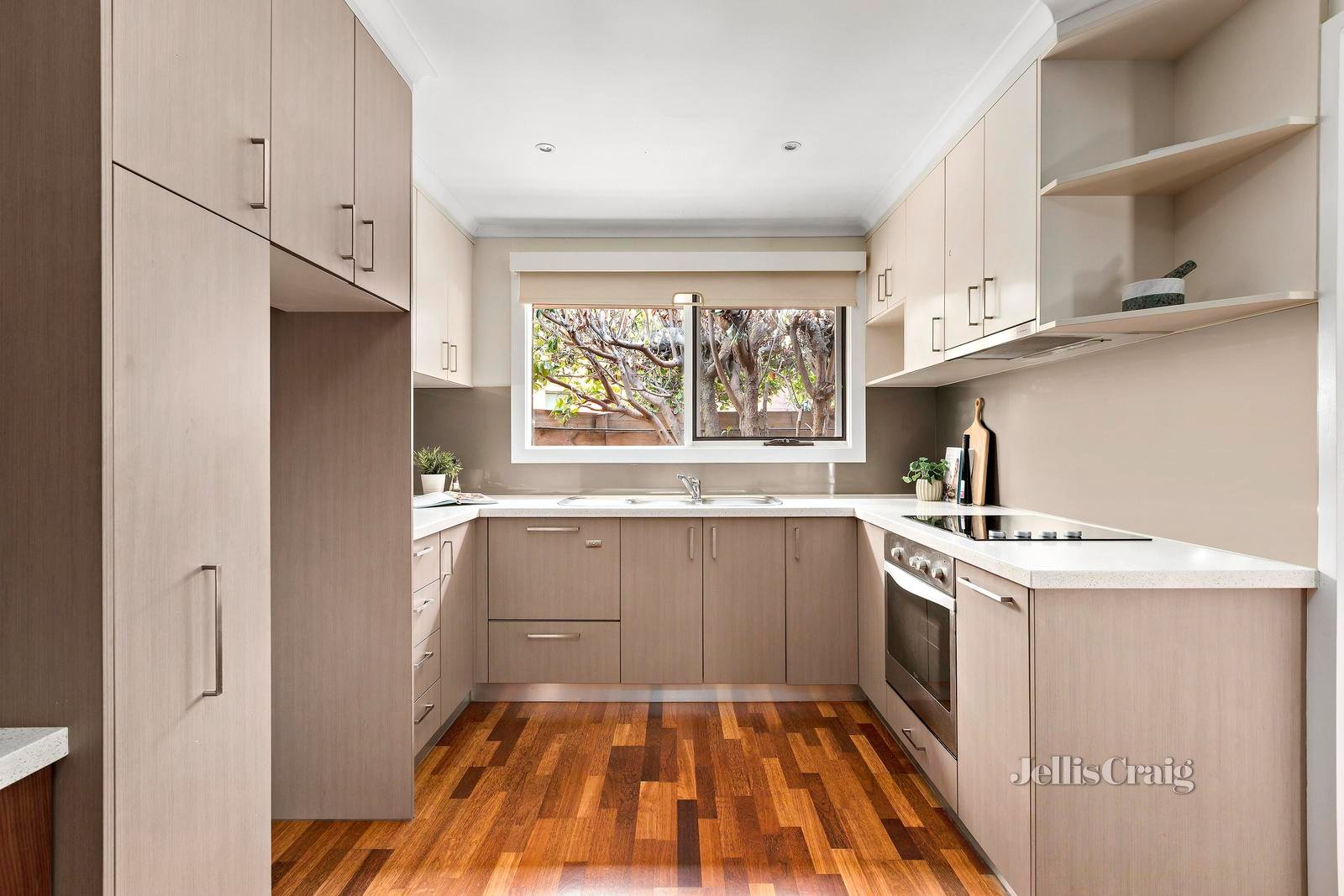 2/5-7 Deidre Court, Airport West image 3