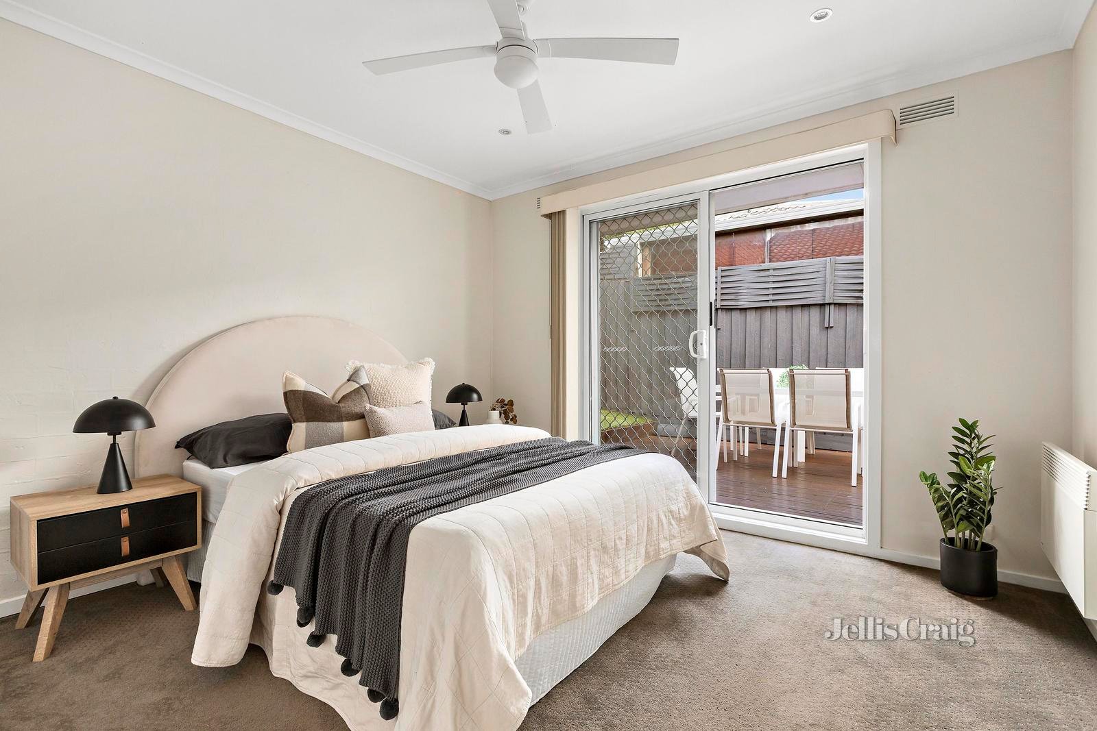 2/5-7 Deidre Court, Airport West image 5