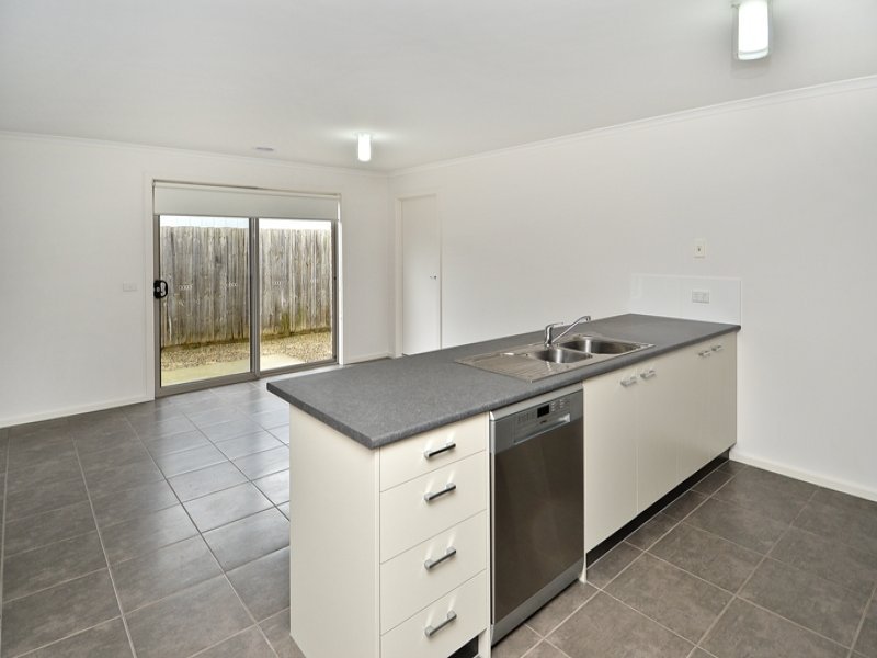 2/5-7 Lindel Street, Newcomb image 3