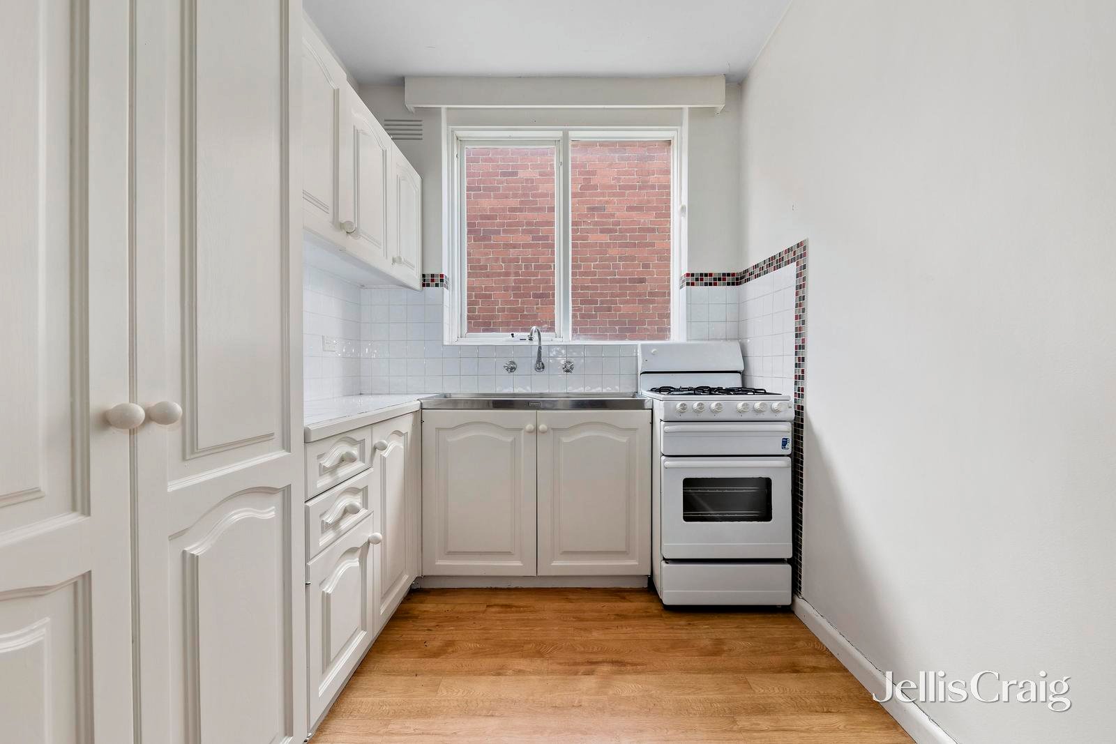 2/5-7 Mooltan Street, Travancore image 4