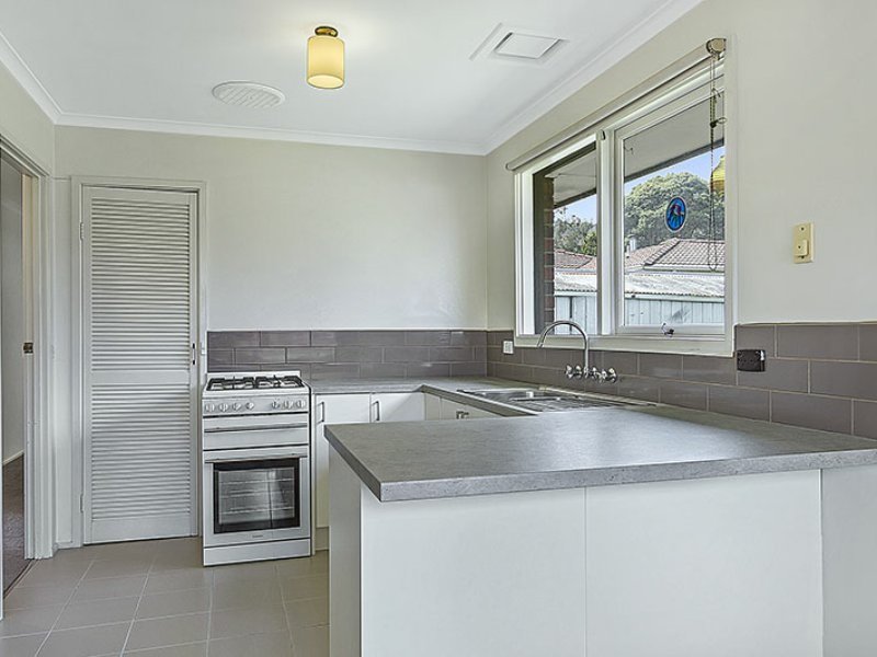 25 Aileen Avenue, Montrose image 2