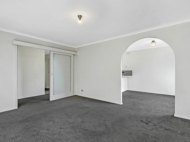 25 Aileen Avenue, Montrose image 3