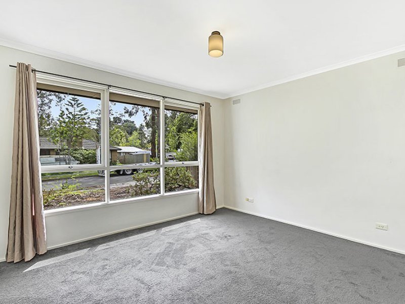 25 Aileen Avenue, Montrose image 8