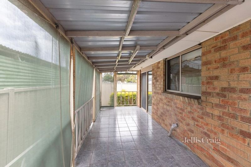 2/5 Alma Court, Springvale image 14