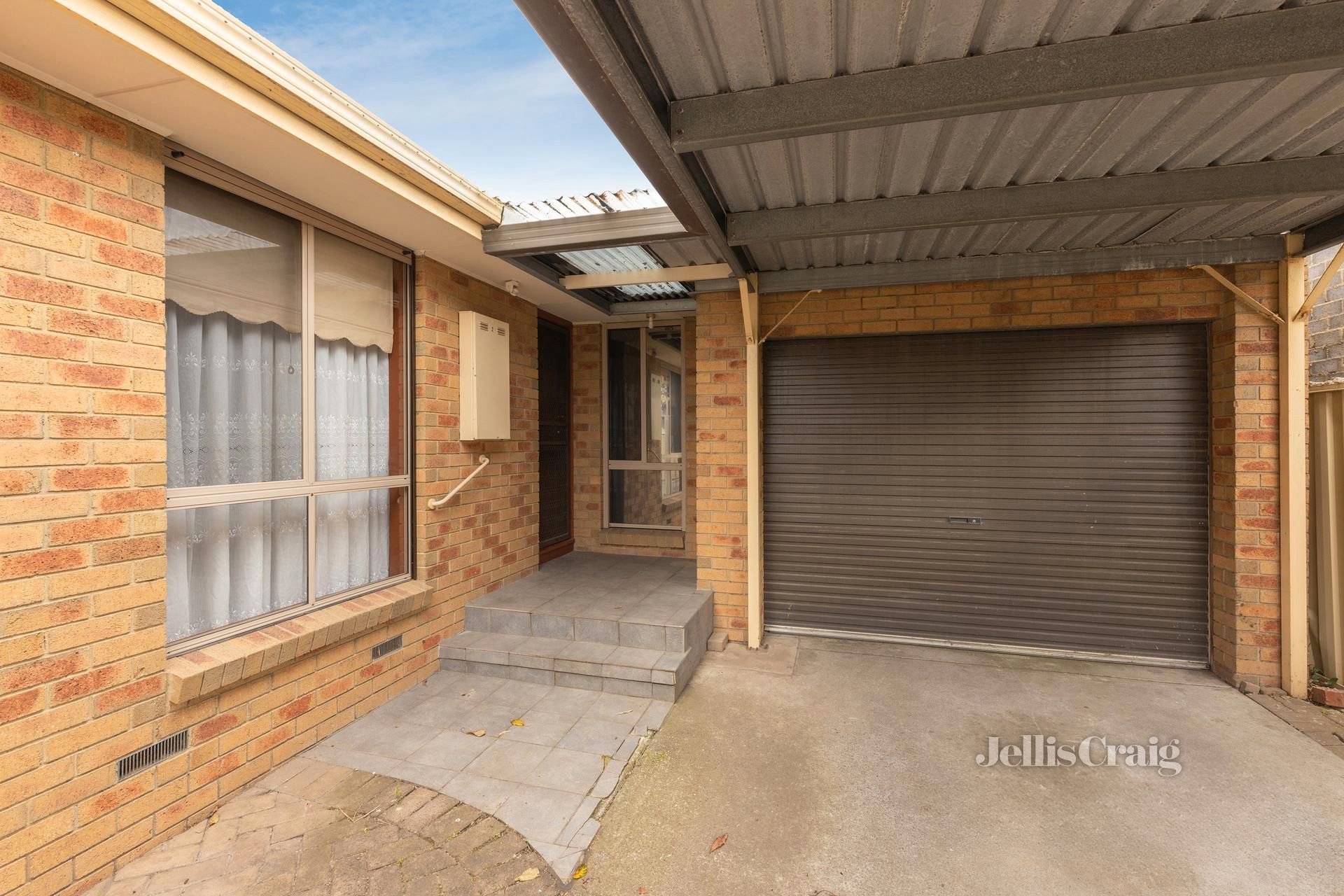 2/5 Alma Court, Springvale image 2