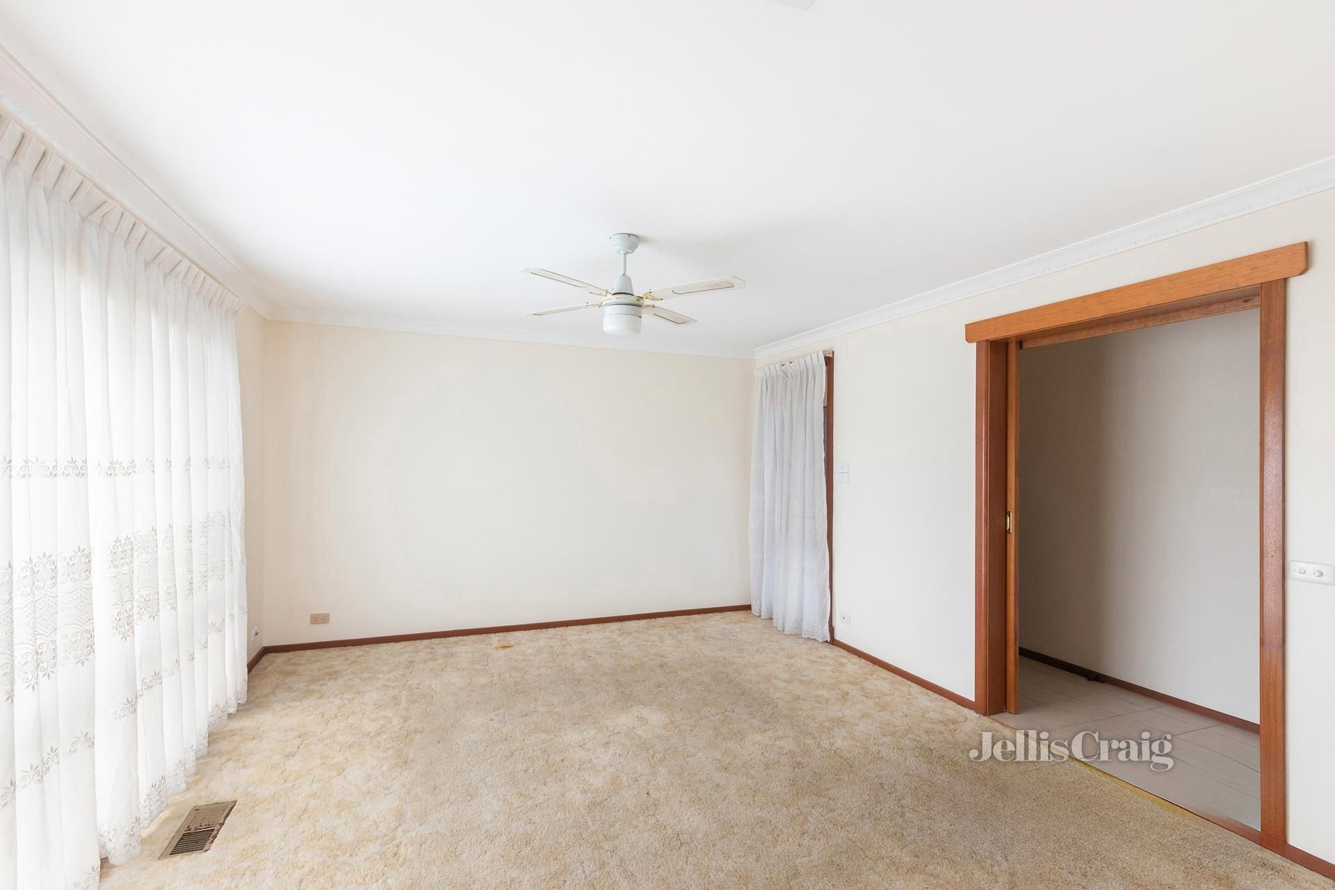 2/5 Alma Court, Springvale image 4