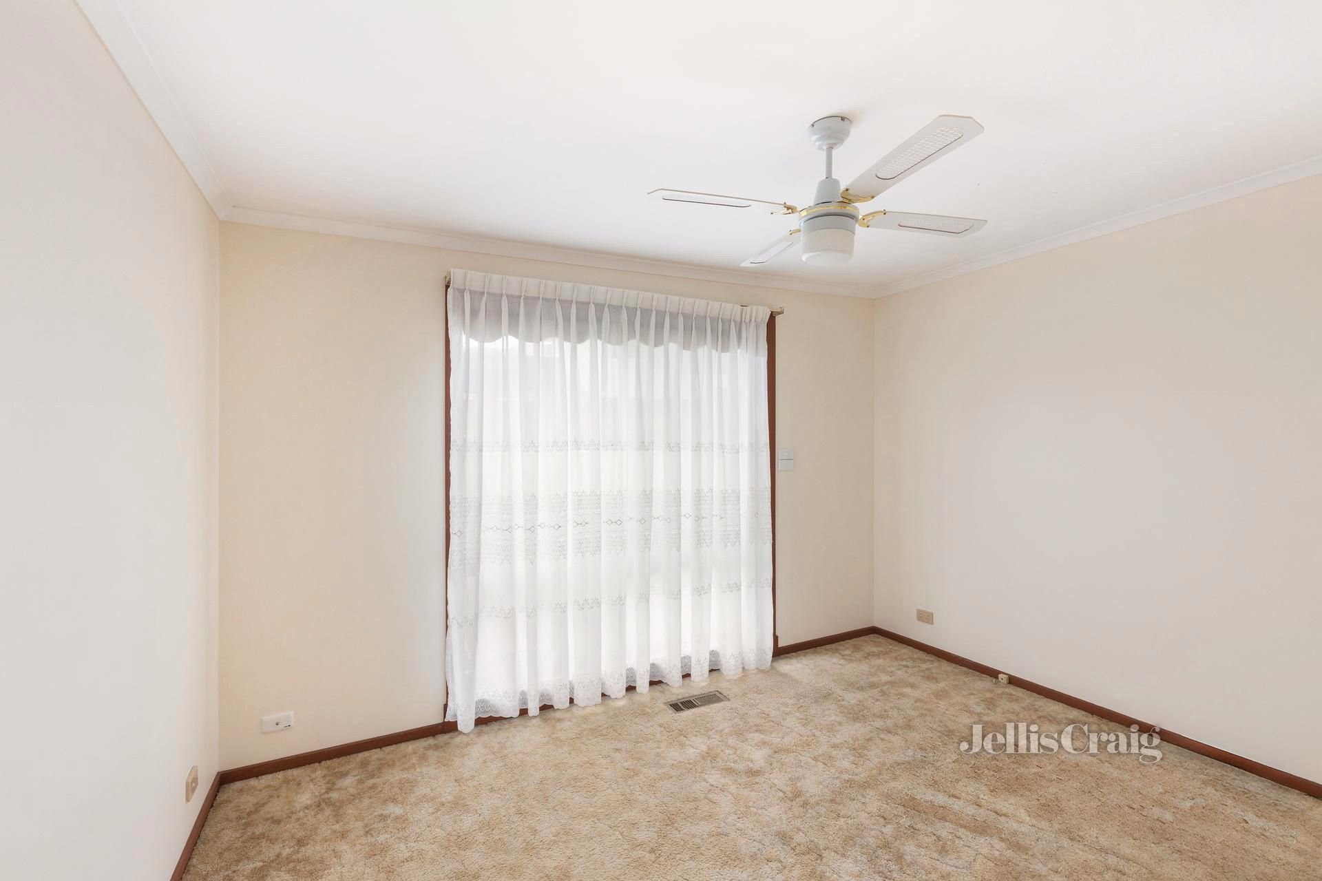 2/5 Alma Court, Springvale image 8