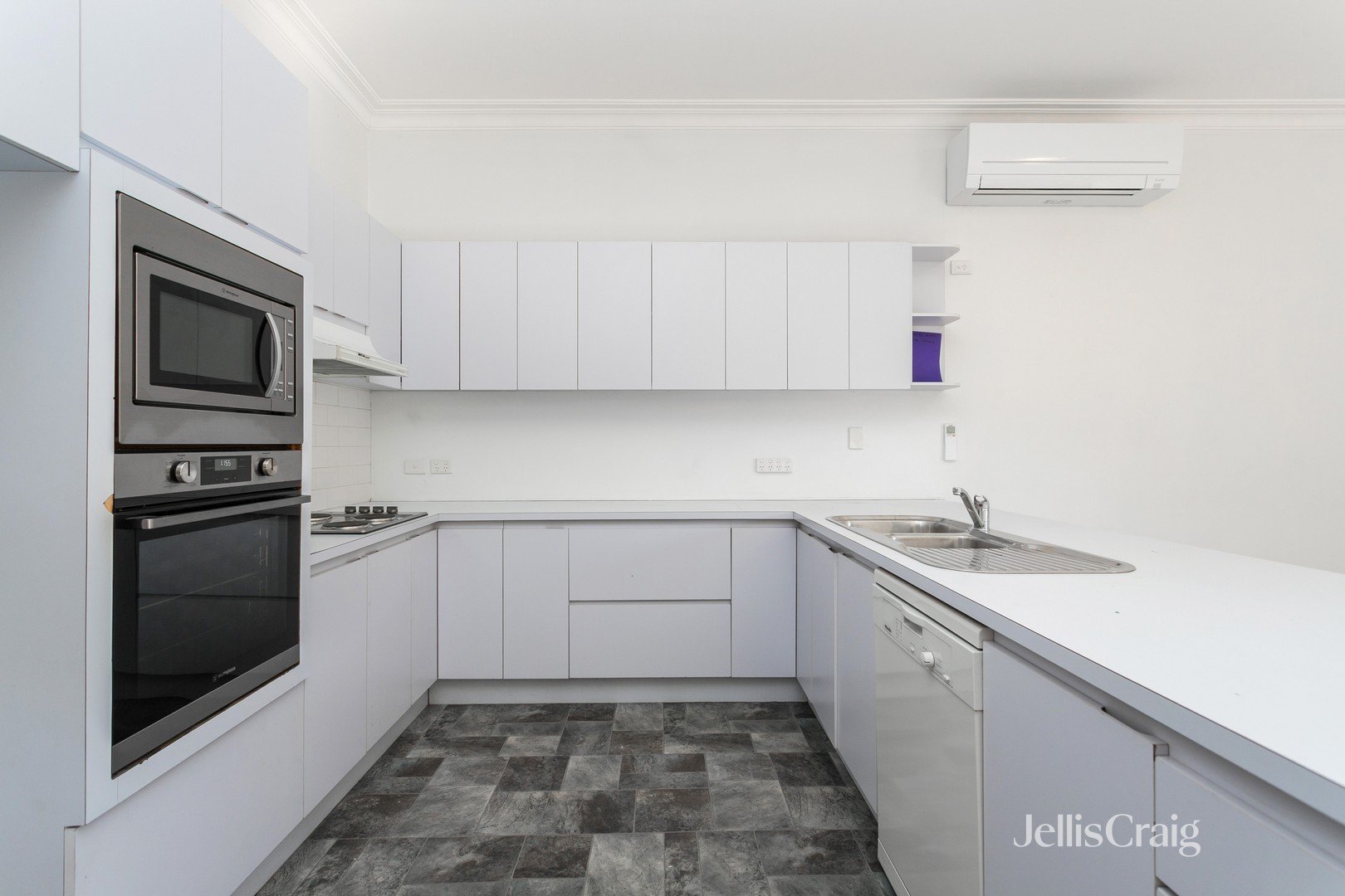 25 Alma Terrace, Newport image 4