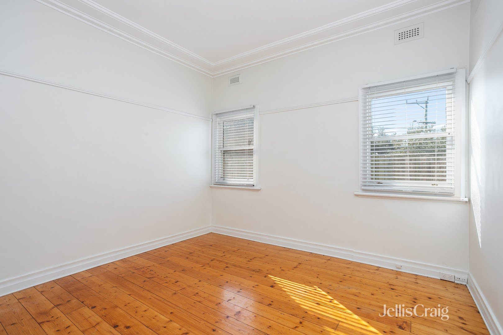 25 Alma Terrace, Newport image 7