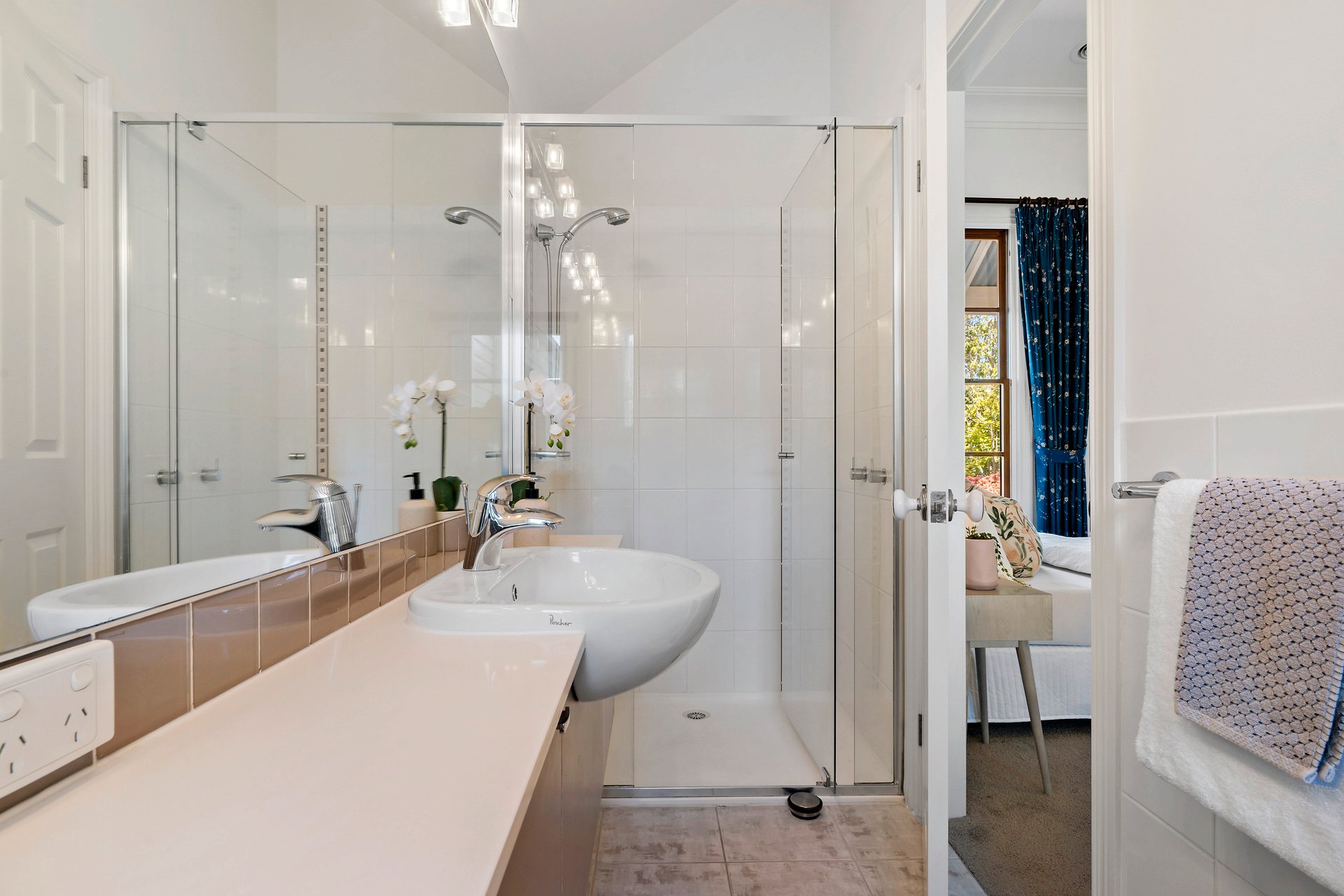 Property Gallery Thumbnail 11
