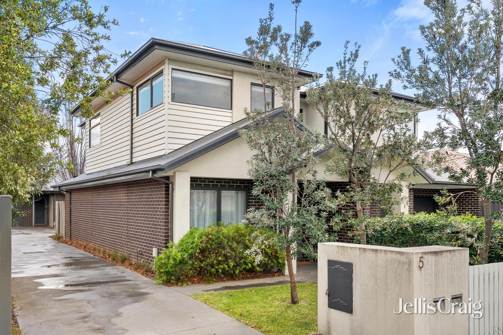 2/5 Angus Avenue, Altona North image 1