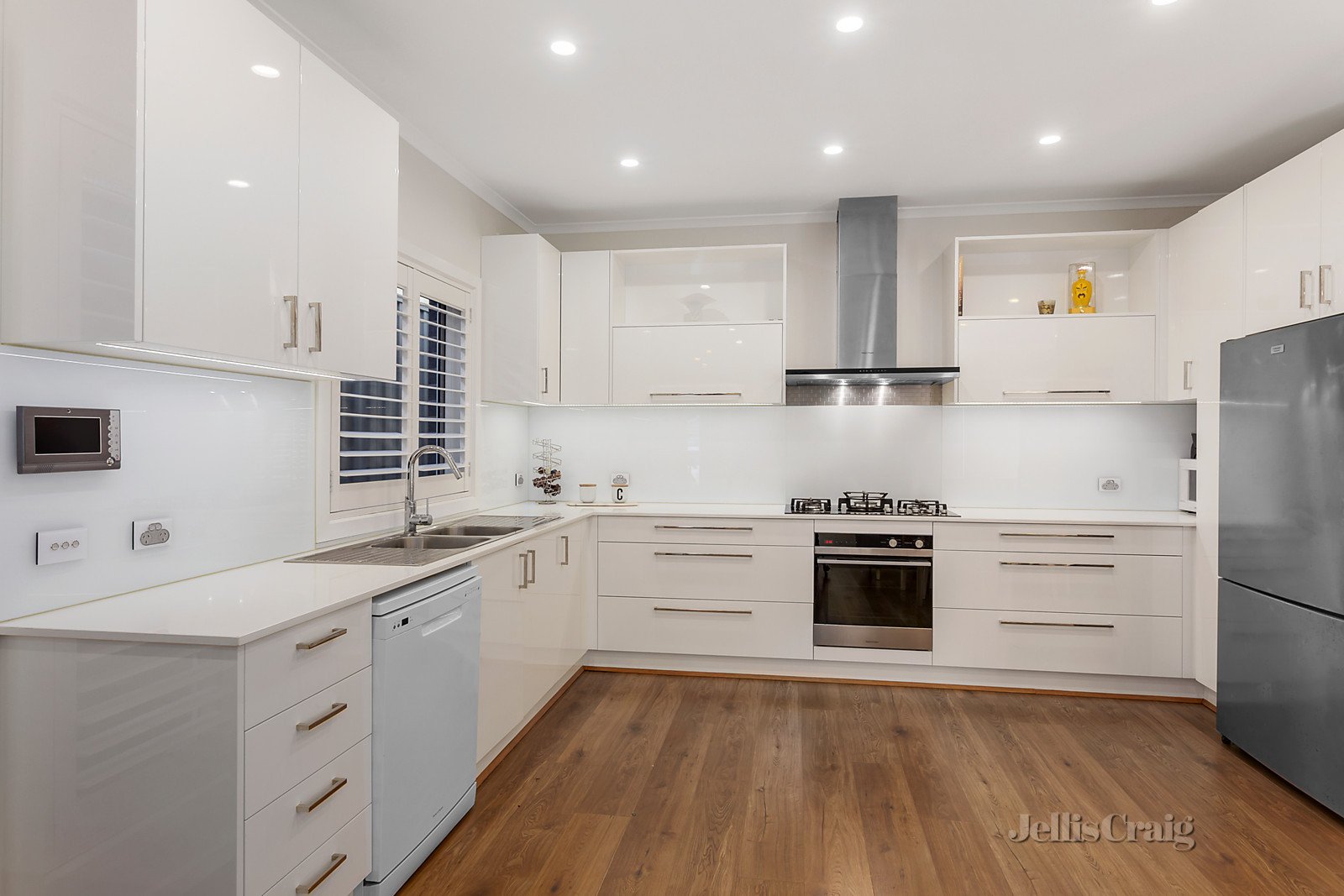 2/5 Ann Court, Mount Waverley image 3